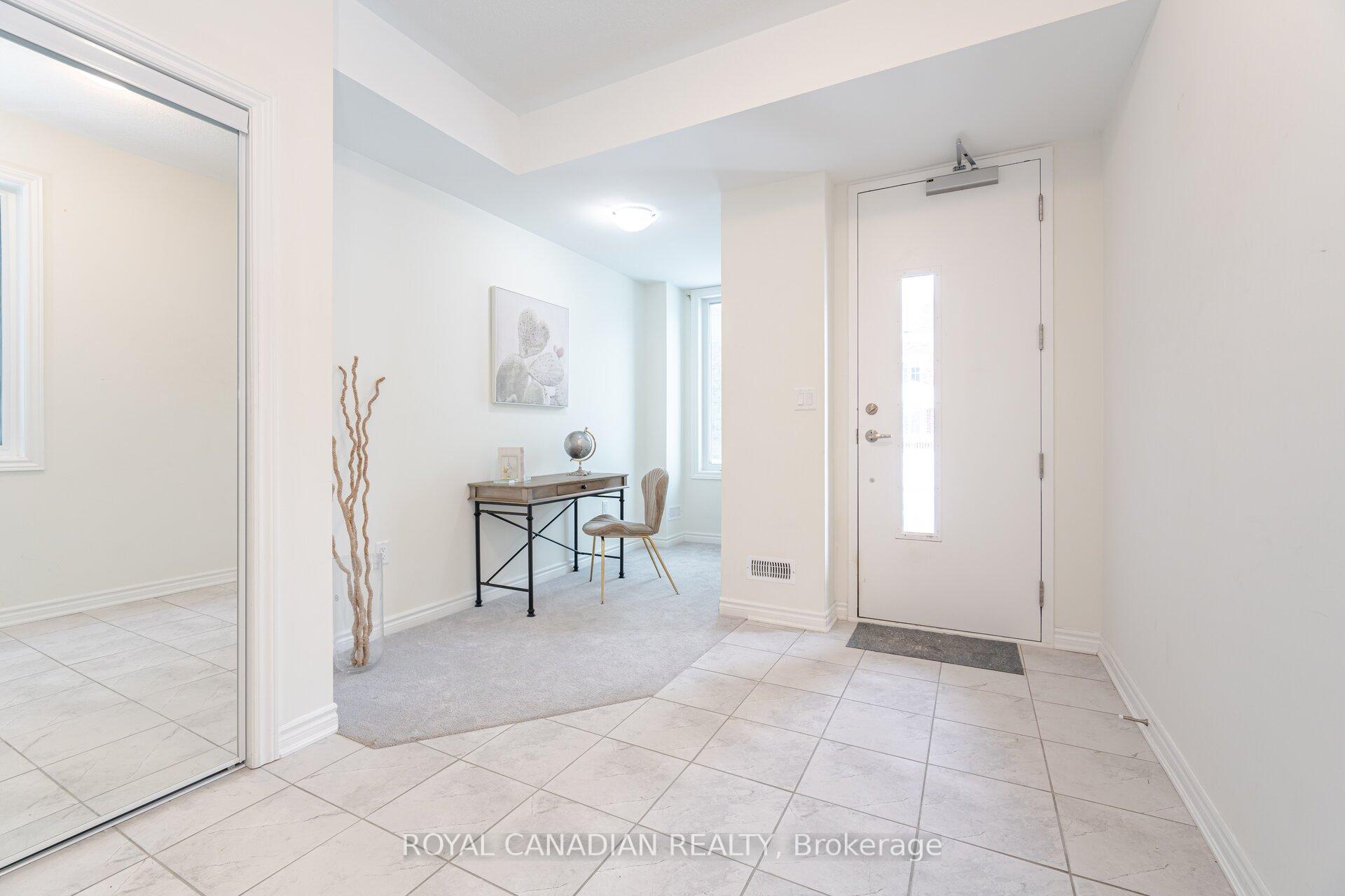 Photo 4 of Unit 401, 1034 Reflection Place, Pickering, Rural Pickering — HOMEH