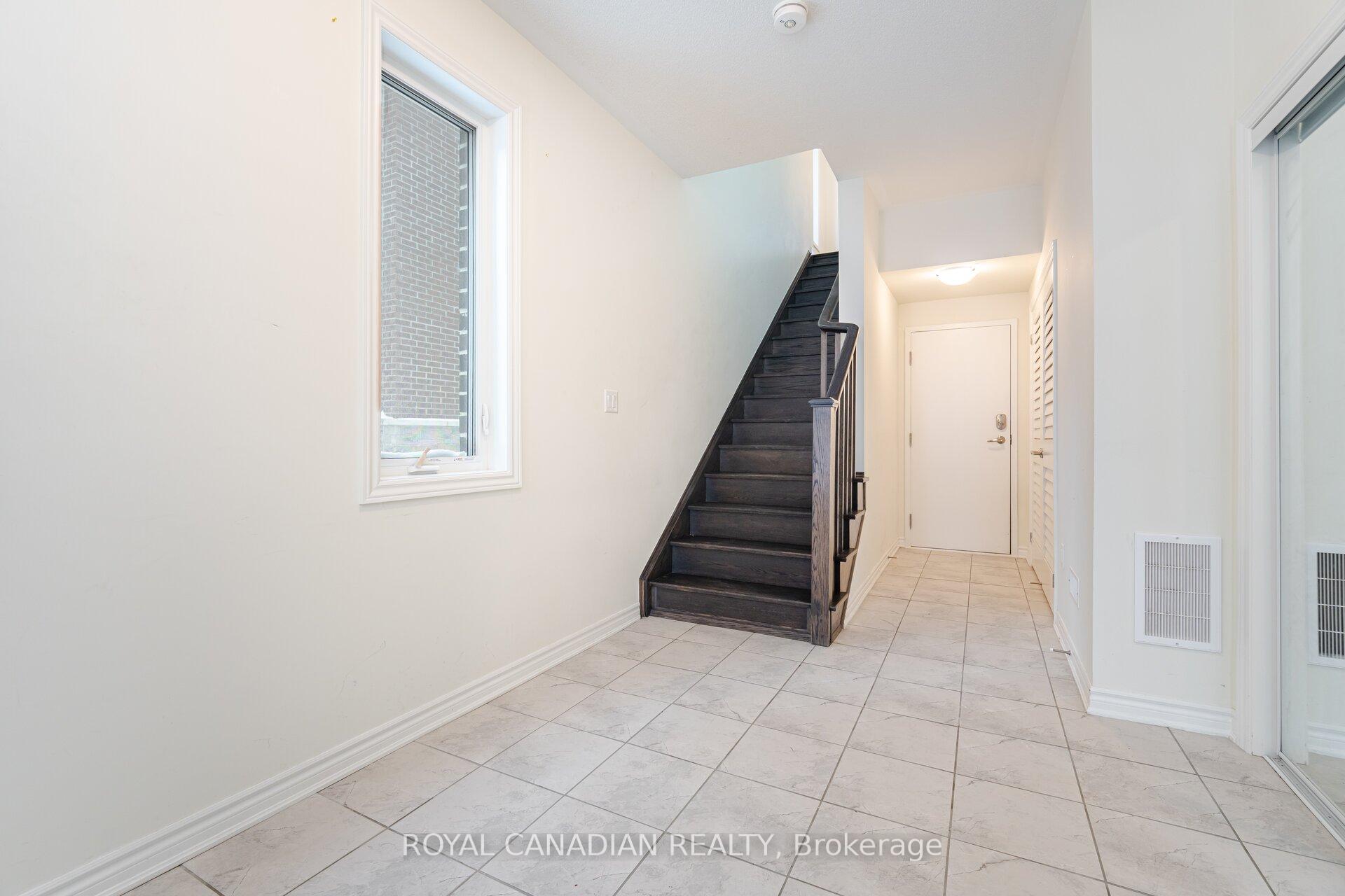 Photo 5 of Unit 401, 1034 Reflection Place, Pickering, Rural Pickering — HOMEH