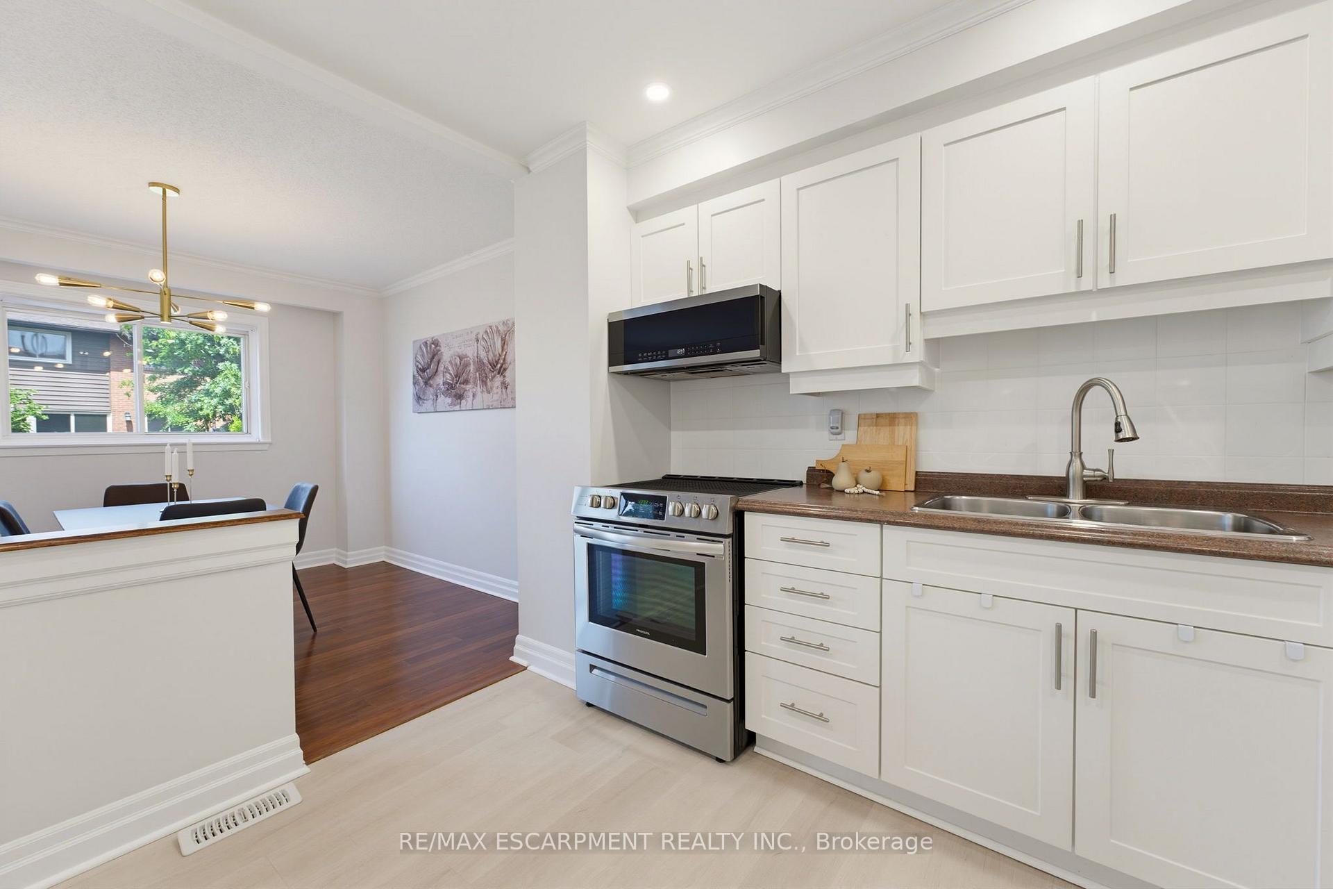 Photo 9 of 620 Forestwood Crescent, Burlington, Appleby — HOMEH