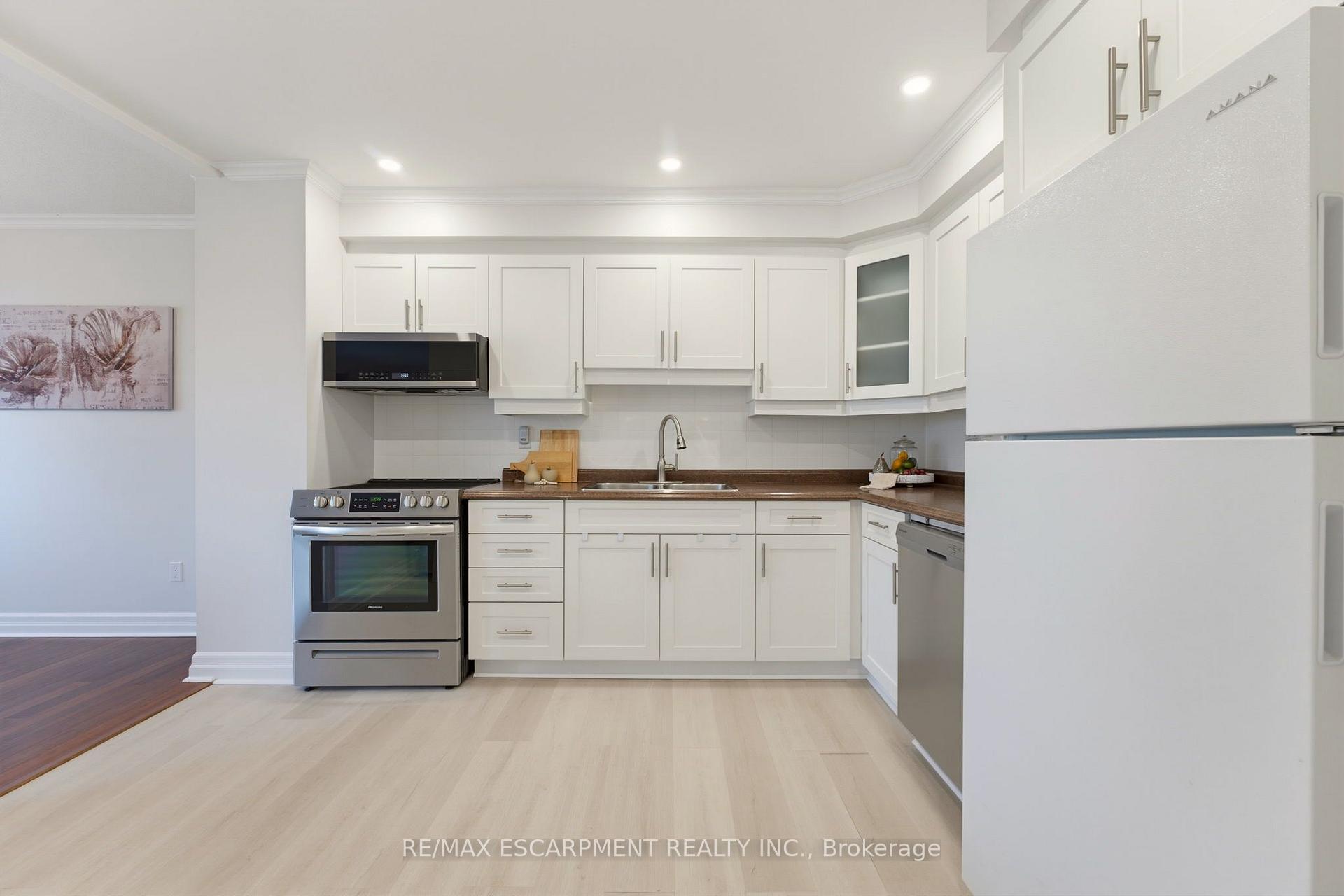 Photo 11 of 620 Forestwood Crescent, Burlington, Appleby — HOMEH