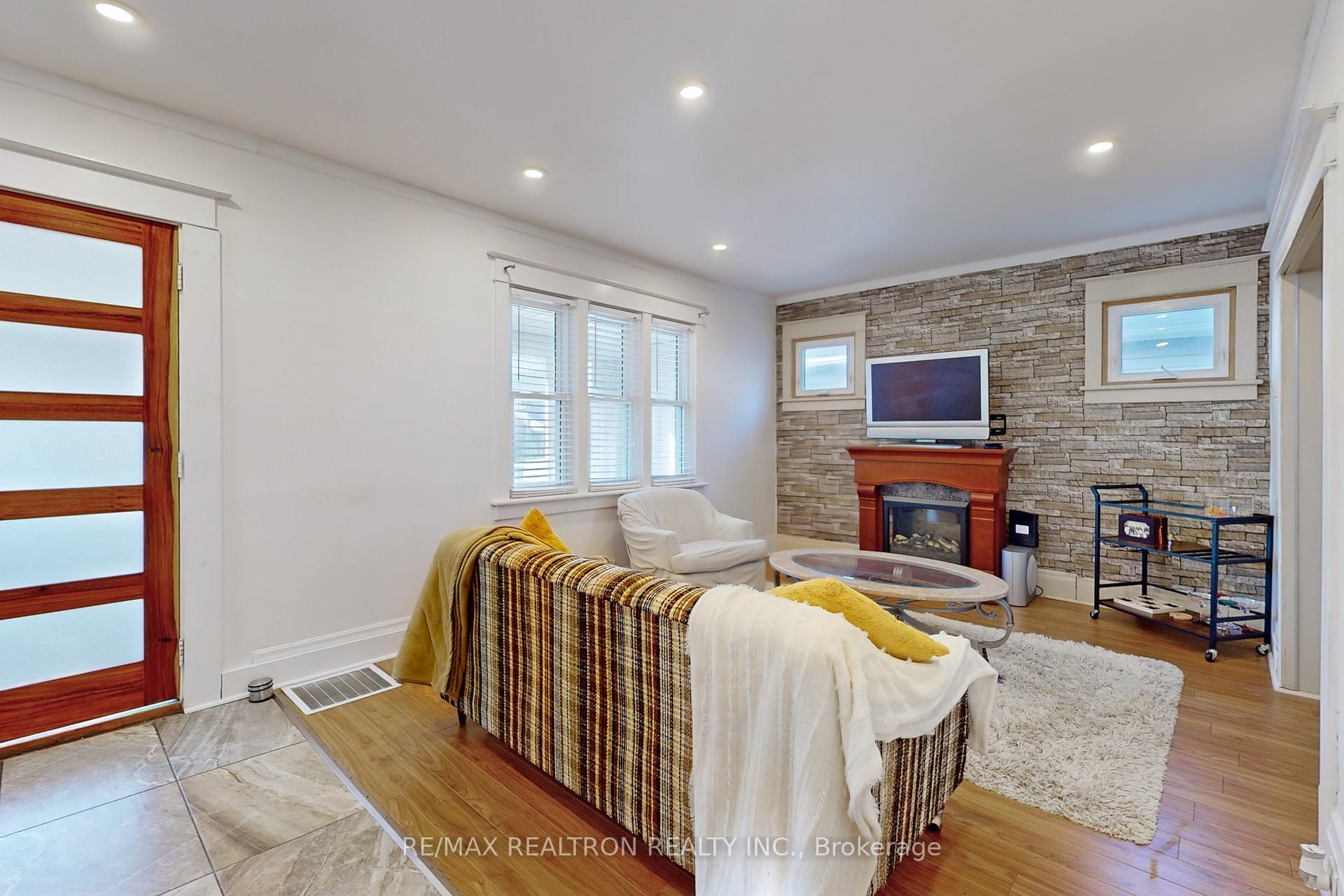 Photo 3 of 14 Myrtle Avenue, Welland, Welland Downtown — HOMEH