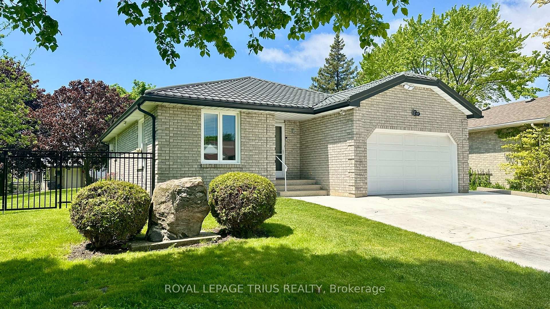 Photo 2 of 1 Edenridge Drive, Haldimand — HOMEH