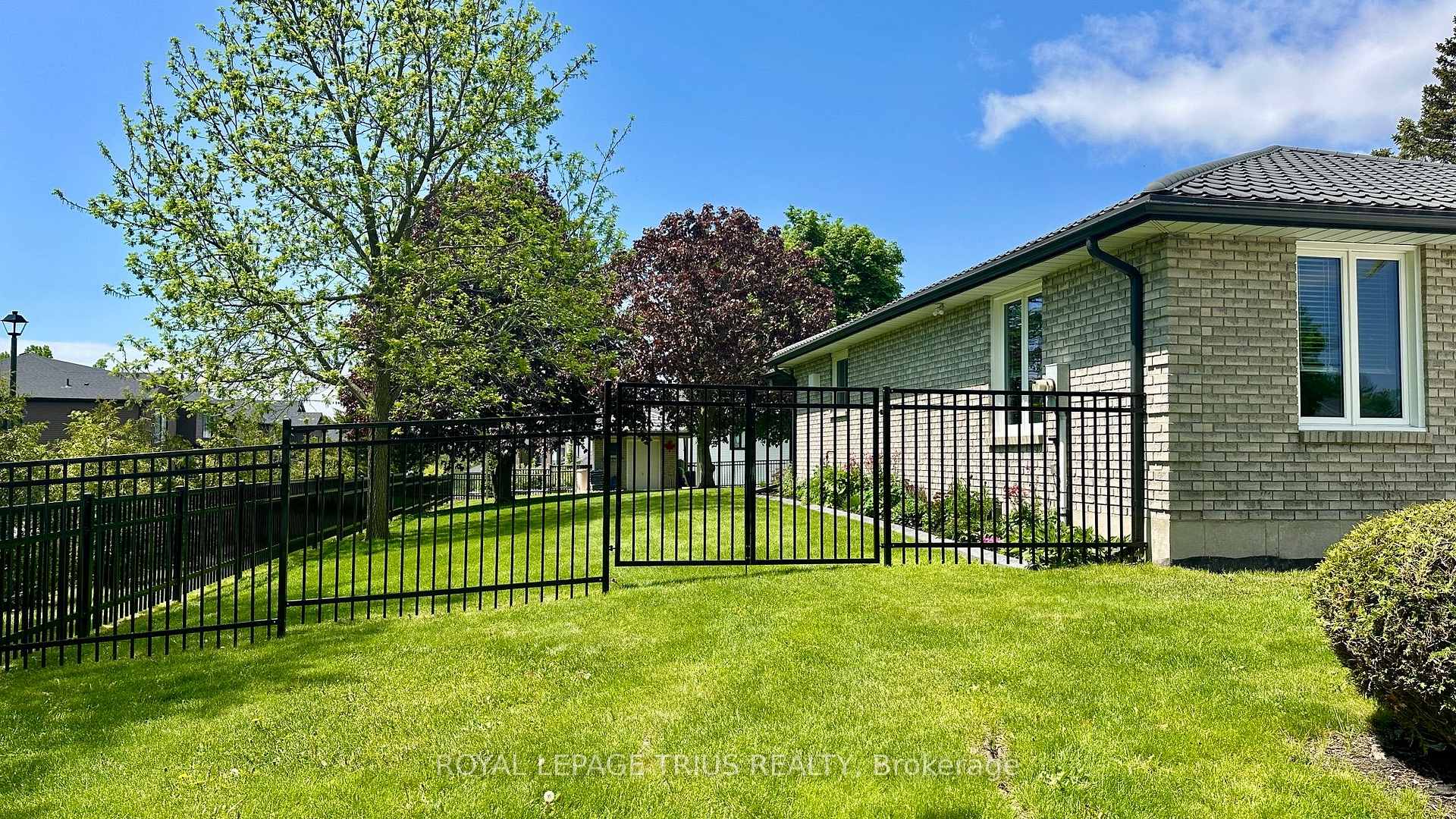 Photo 3 of 1 Edenridge Drive, Haldimand — HOMEH