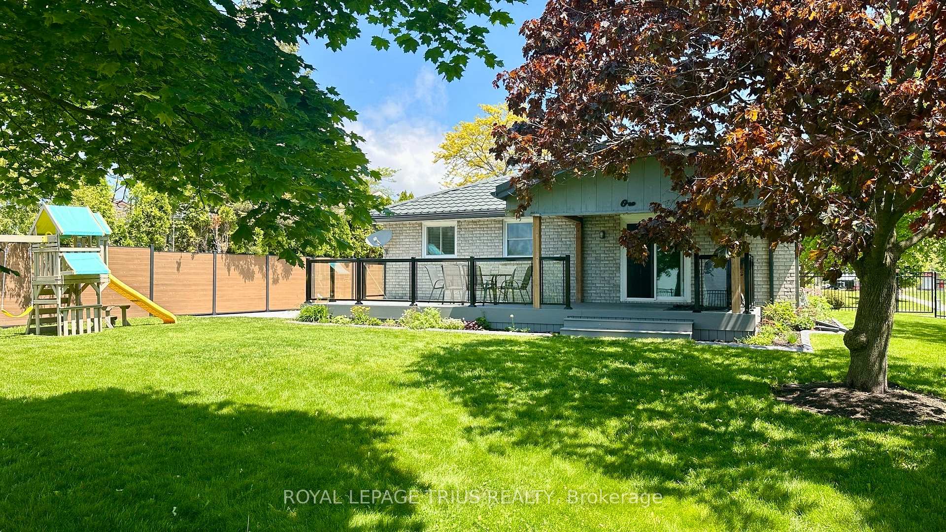 Photo 10 of 1 Edenridge Drive, Haldimand — HOMEH