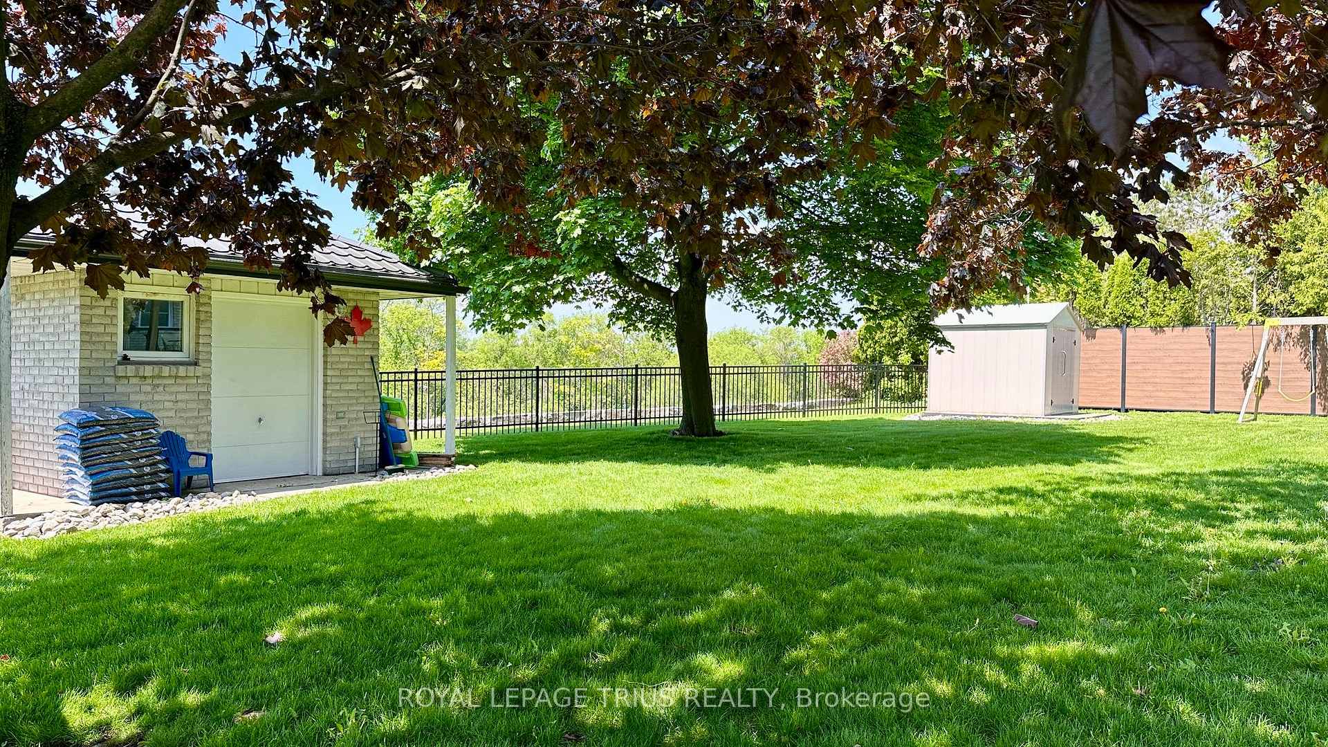 Photo 11 of 1 Edenridge Drive, Haldimand — HOMEH