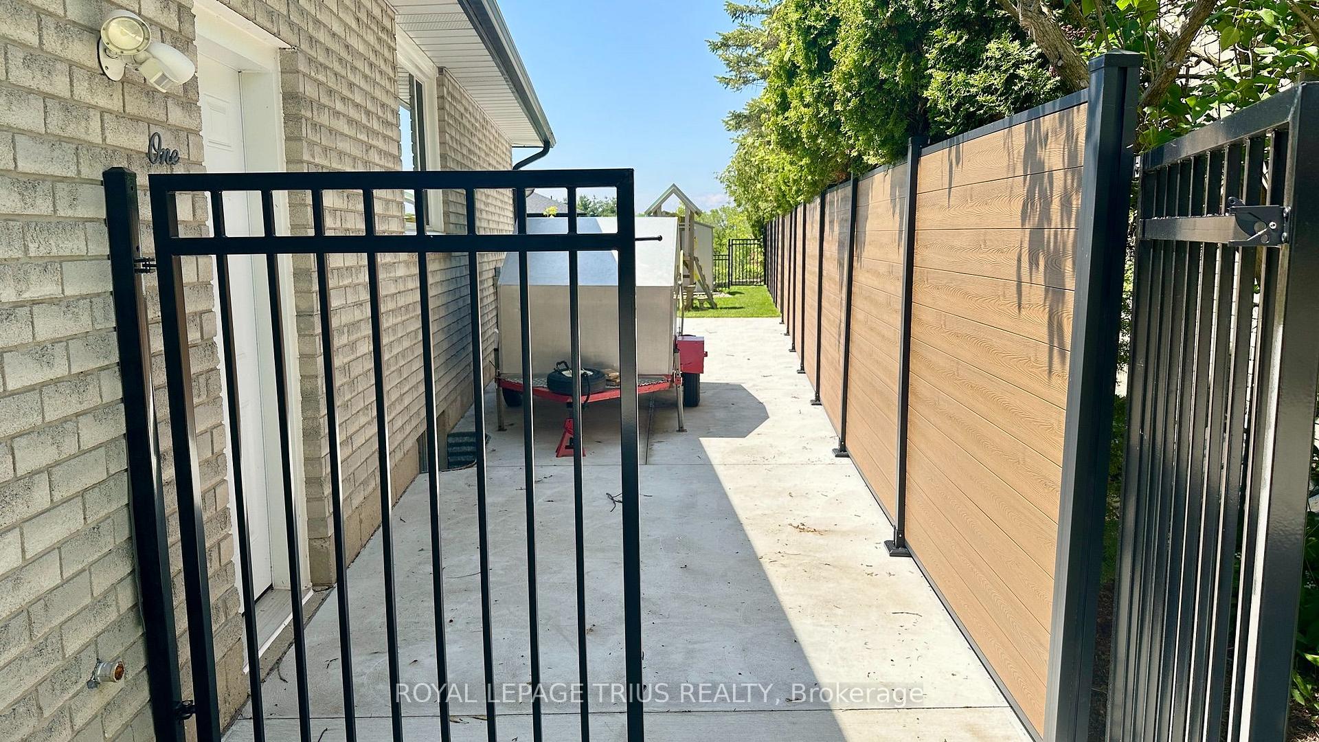 Photo 13 of 1 Edenridge Drive, Haldimand — HOMEH