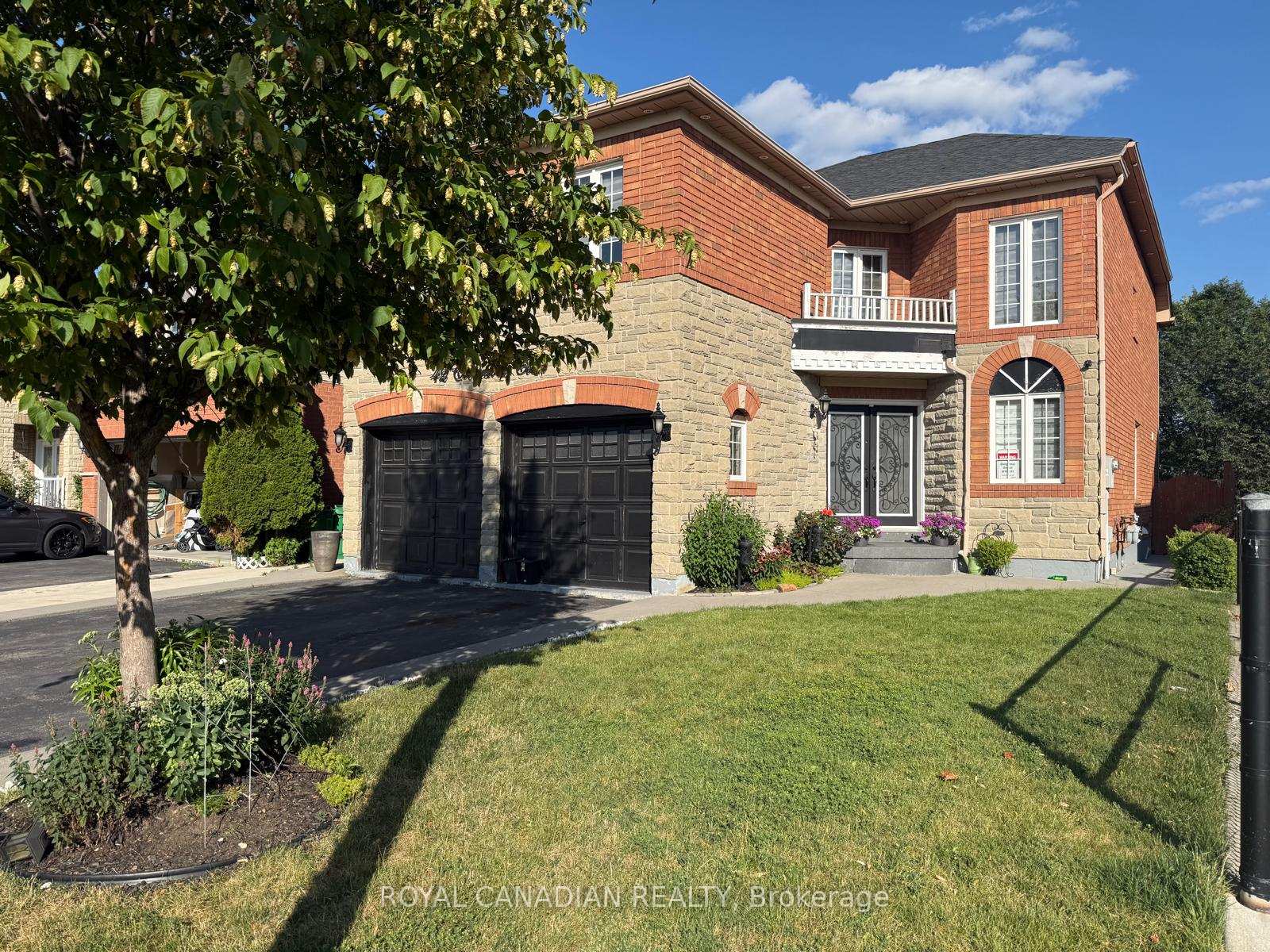 Photo 1 of 42 Cobblestone Court, Brampton, Sandringham-Wellington — HOMEH