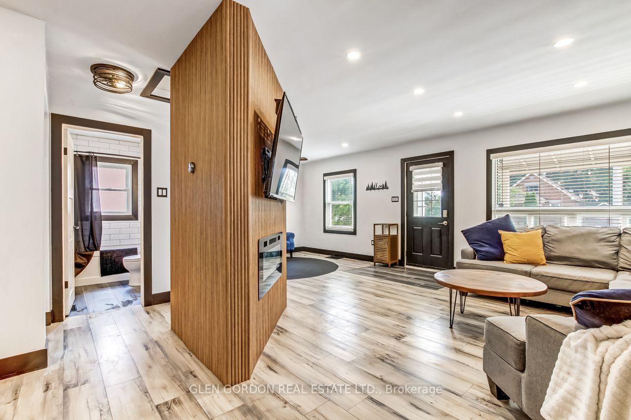 Photo 15 of 1620 Scott Street, London, East H — HOMEH