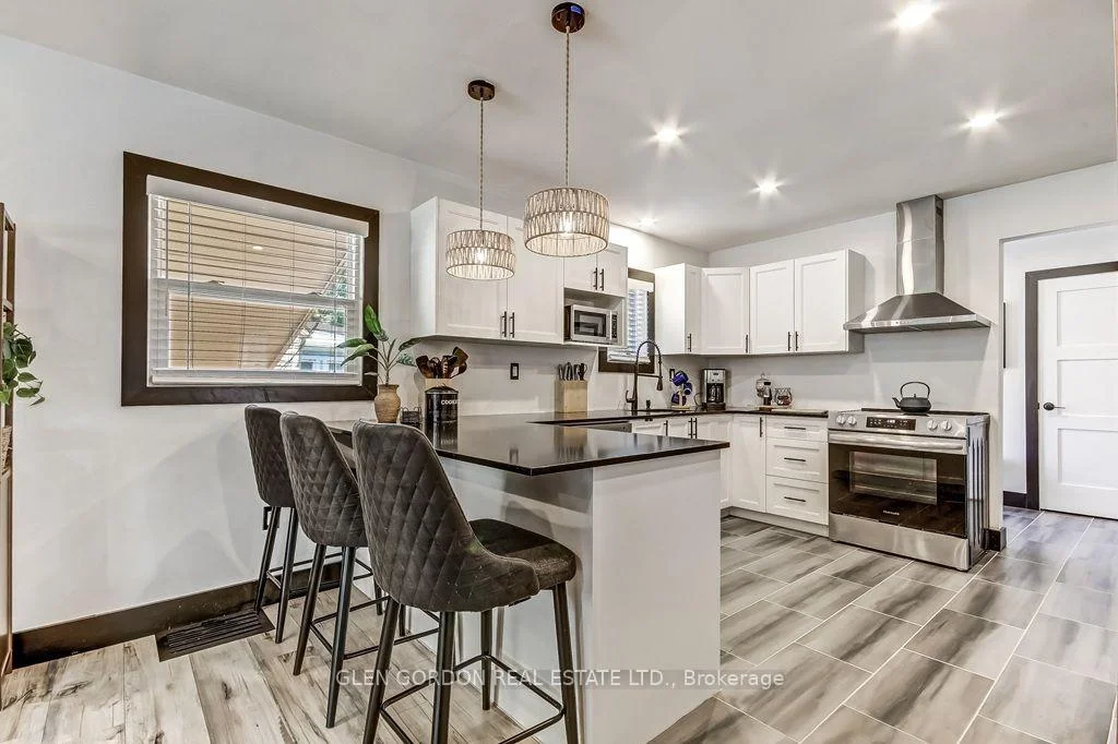Photo 12 of 1620 Scott Street, London, East H — HOMEH