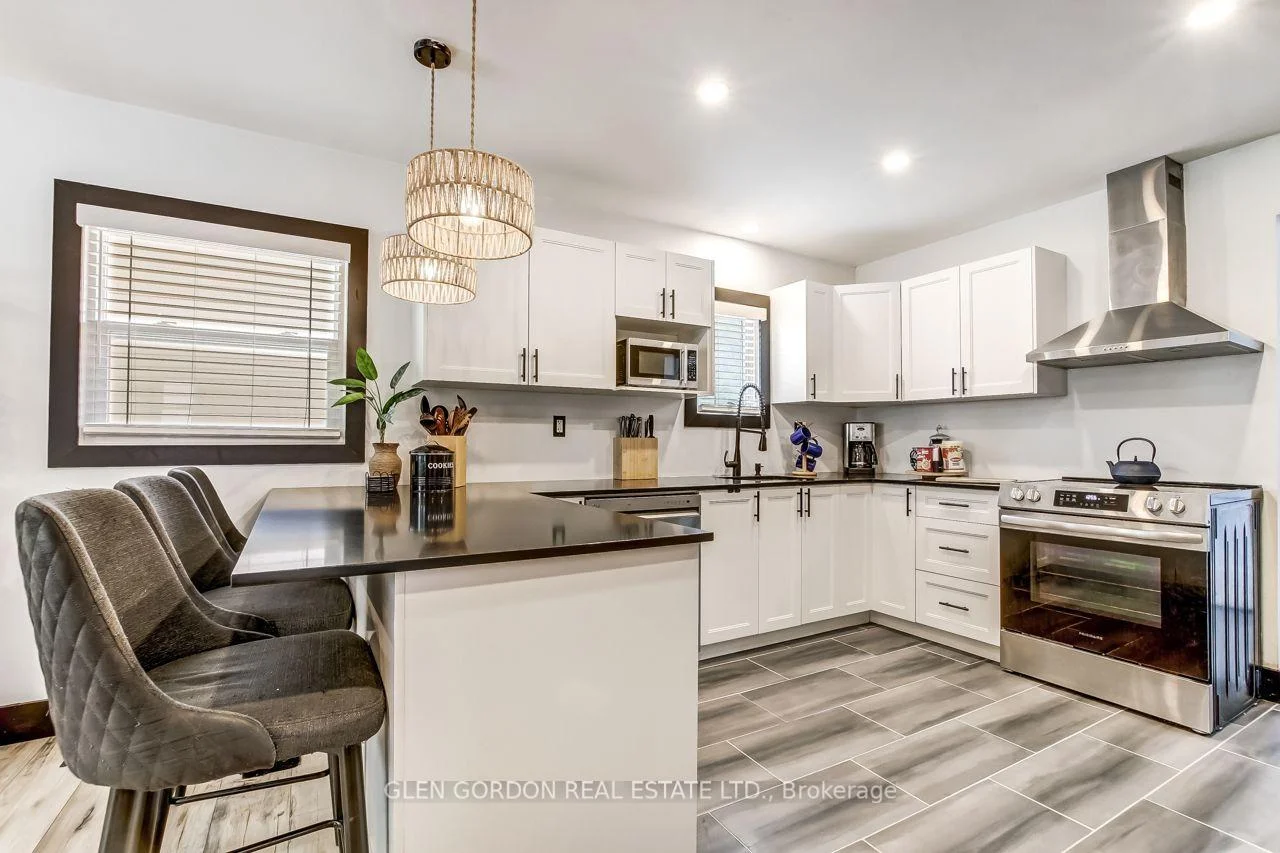 Photo 14 of 1620 Scott Street, London, East H — HOMEH