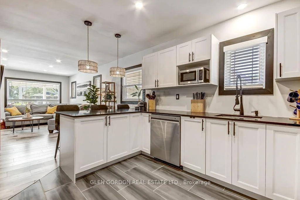 Photo 18 of 1620 Scott Street, London, East H — HOMEH