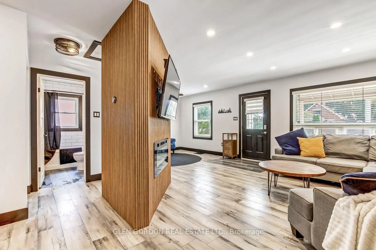 Photo 30 of 1620 Scott Street, London, East H — HOMEH
