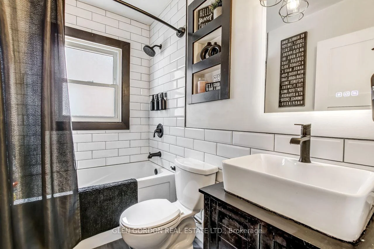 Photo 45 of 1620 Scott Street, London, East H — HOMEH