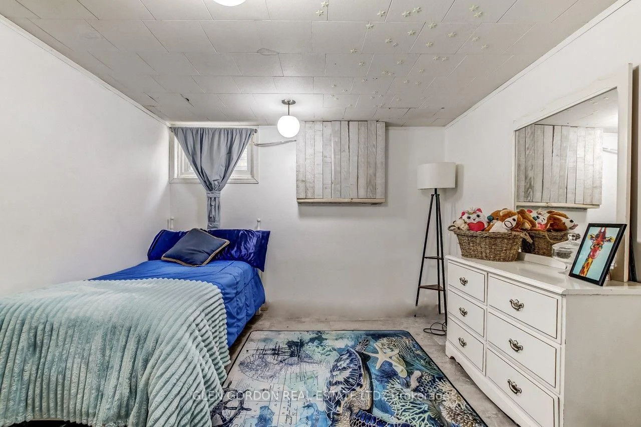 Photo 57 of 1620 Scott Street, London, East H — HOMEH