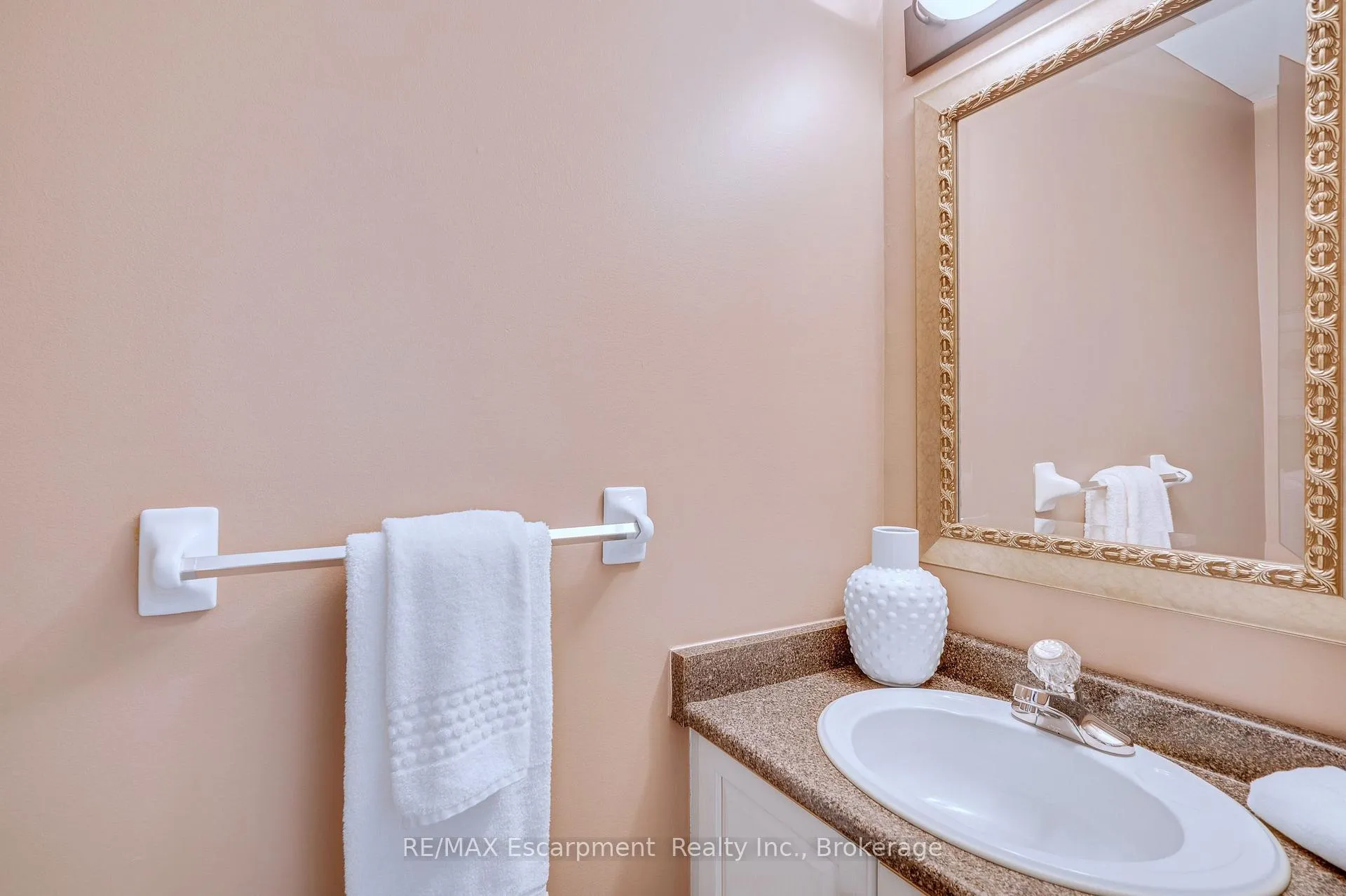 Photo 19 of 117 Frances Avenue, Hamilton, Lakeshore — HOMEH