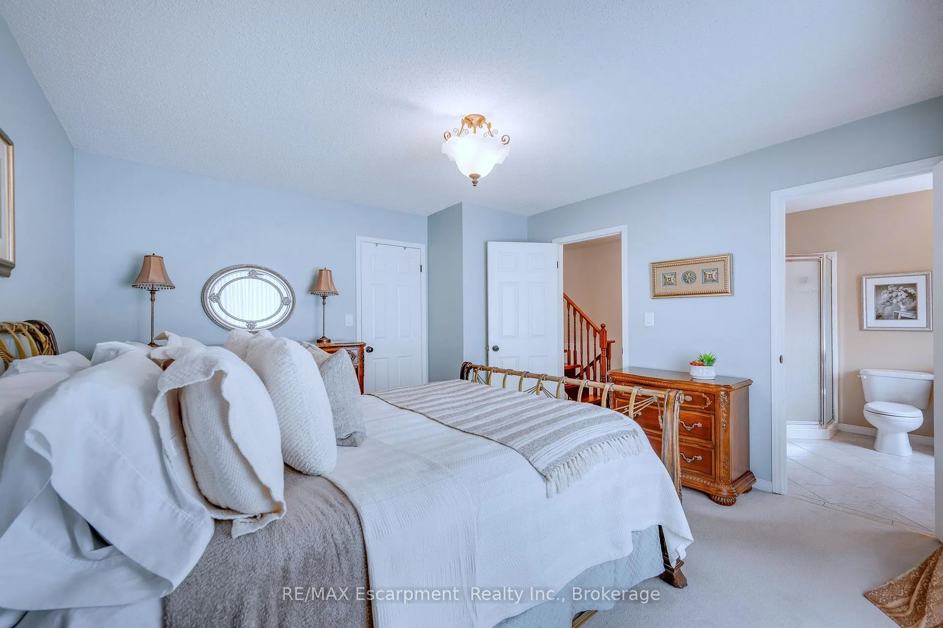 Photo 23 of 117 Frances Avenue, Hamilton, Lakeshore — HOMEH