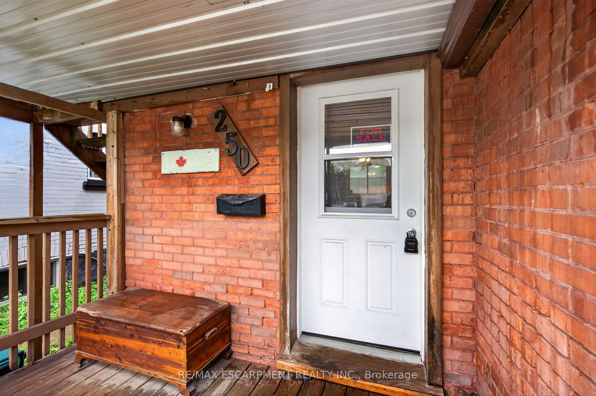 Photo 3 of 250 Murray Street, Brantford, East Ward — HOMEH