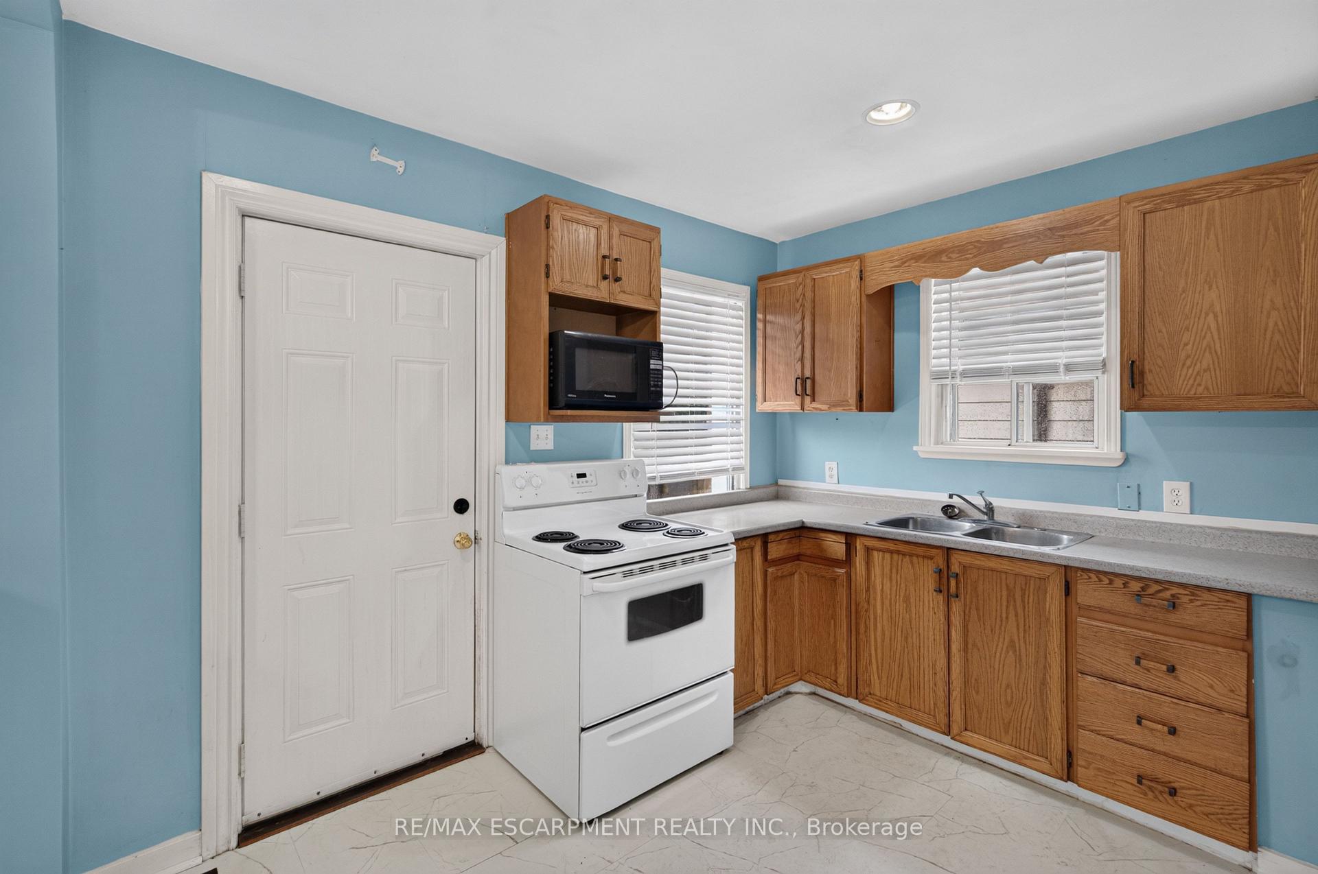Photo 8 of 250 Murray Street, Brantford, East Ward — HOMEH