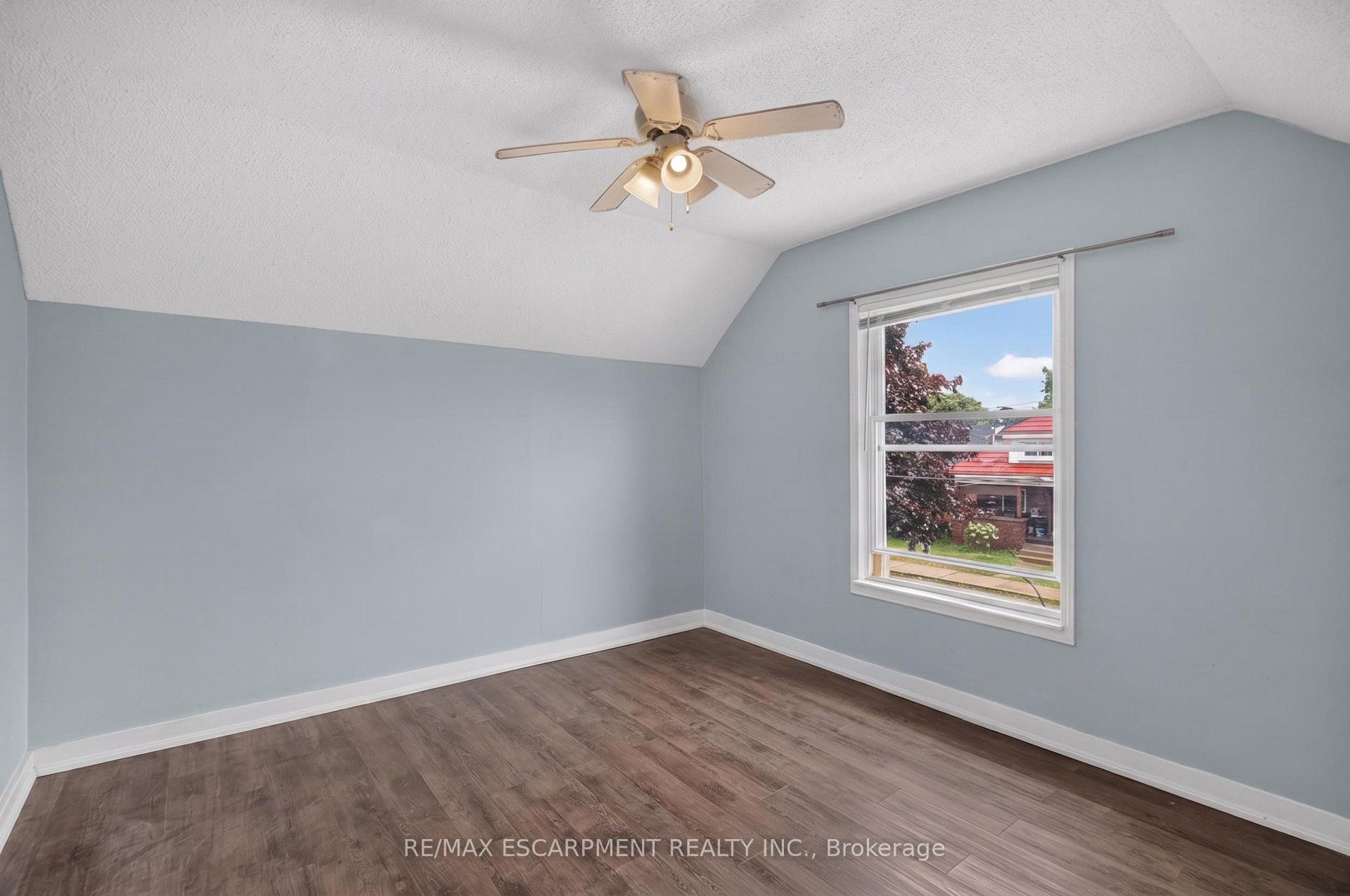 Photo 15 of 250 Murray Street, Brantford, East Ward — HOMEH
