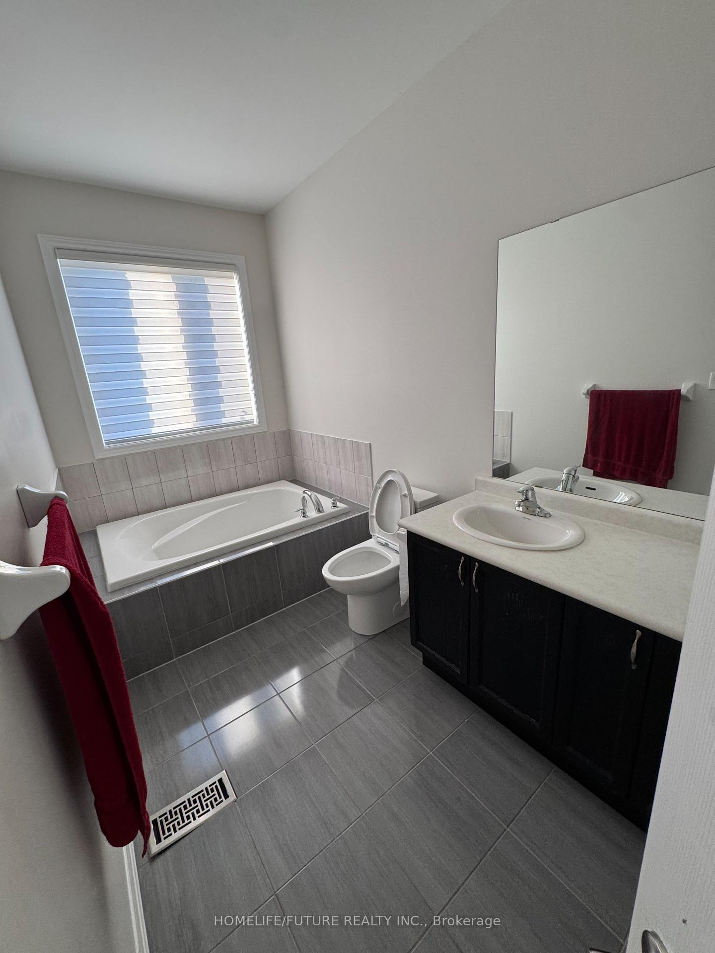 Photo 9 of 93 Titan Trail, Markham, Cedarwood — HOMEH