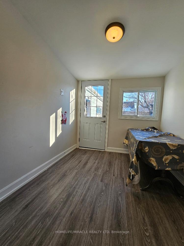 Photo 3 of 397 Pharmacy Avenue, Scarborough, Clairlea-Birchmount — HOMEH
