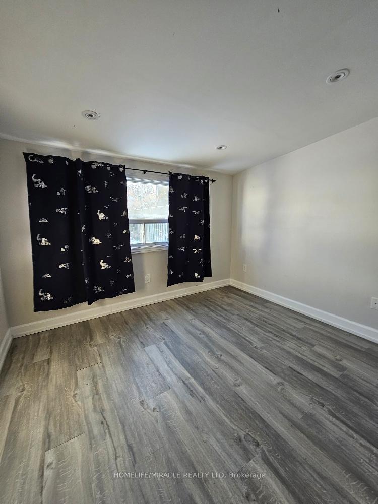 Photo 7 of 397 Pharmacy Avenue, Scarborough, Clairlea-Birchmount — HOMEH