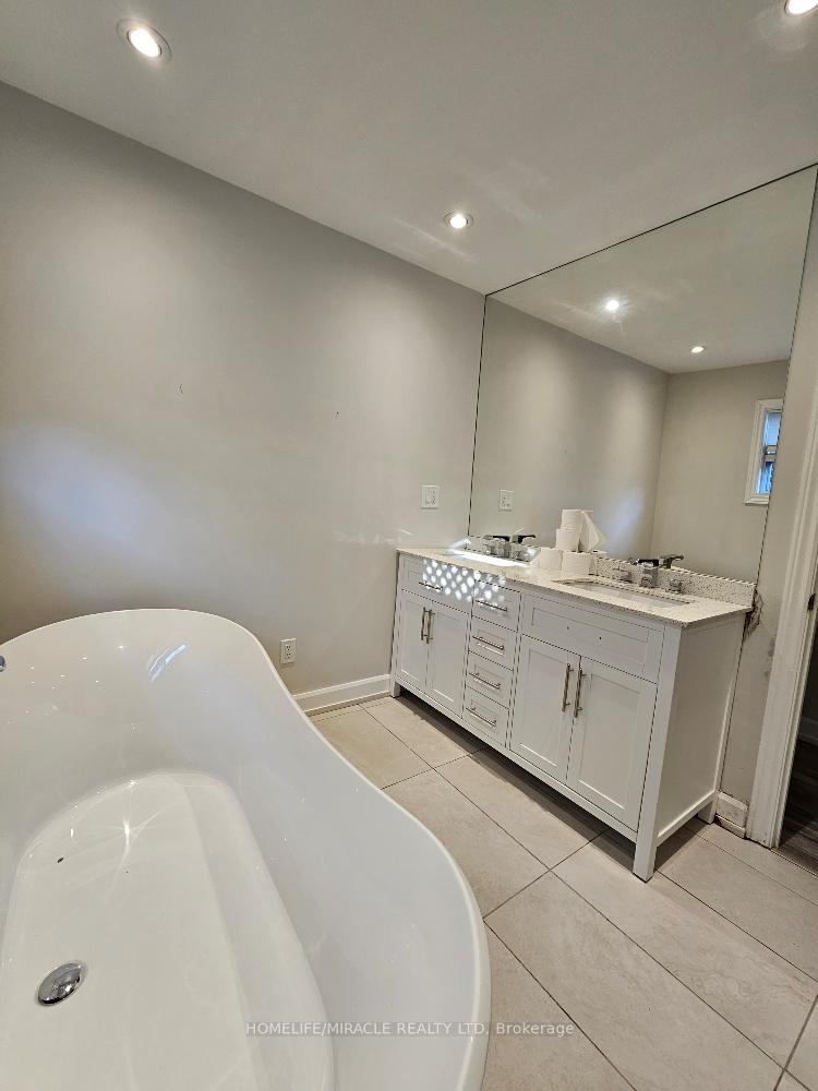 Photo 11 of 397 Pharmacy Avenue, Scarborough, Clairlea-Birchmount — HOMEH