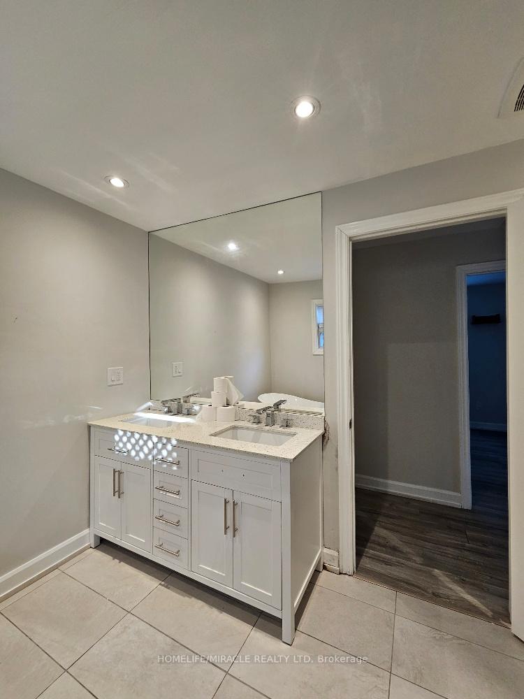 Photo 14 of 397 Pharmacy Avenue, Scarborough, Clairlea-Birchmount — HOMEH
