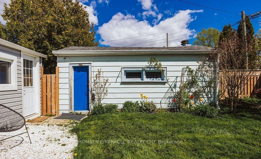 Photo 16 of 397 Pharmacy Avenue, Scarborough, Clairlea-Birchmount — HOMEH