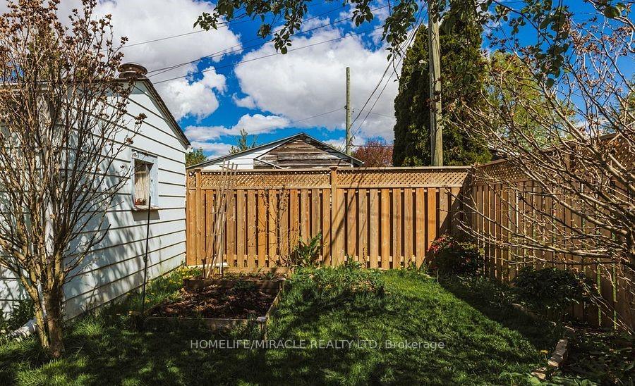 Photo 18 of 397 Pharmacy Avenue, Scarborough, Clairlea-Birchmount — HOMEH