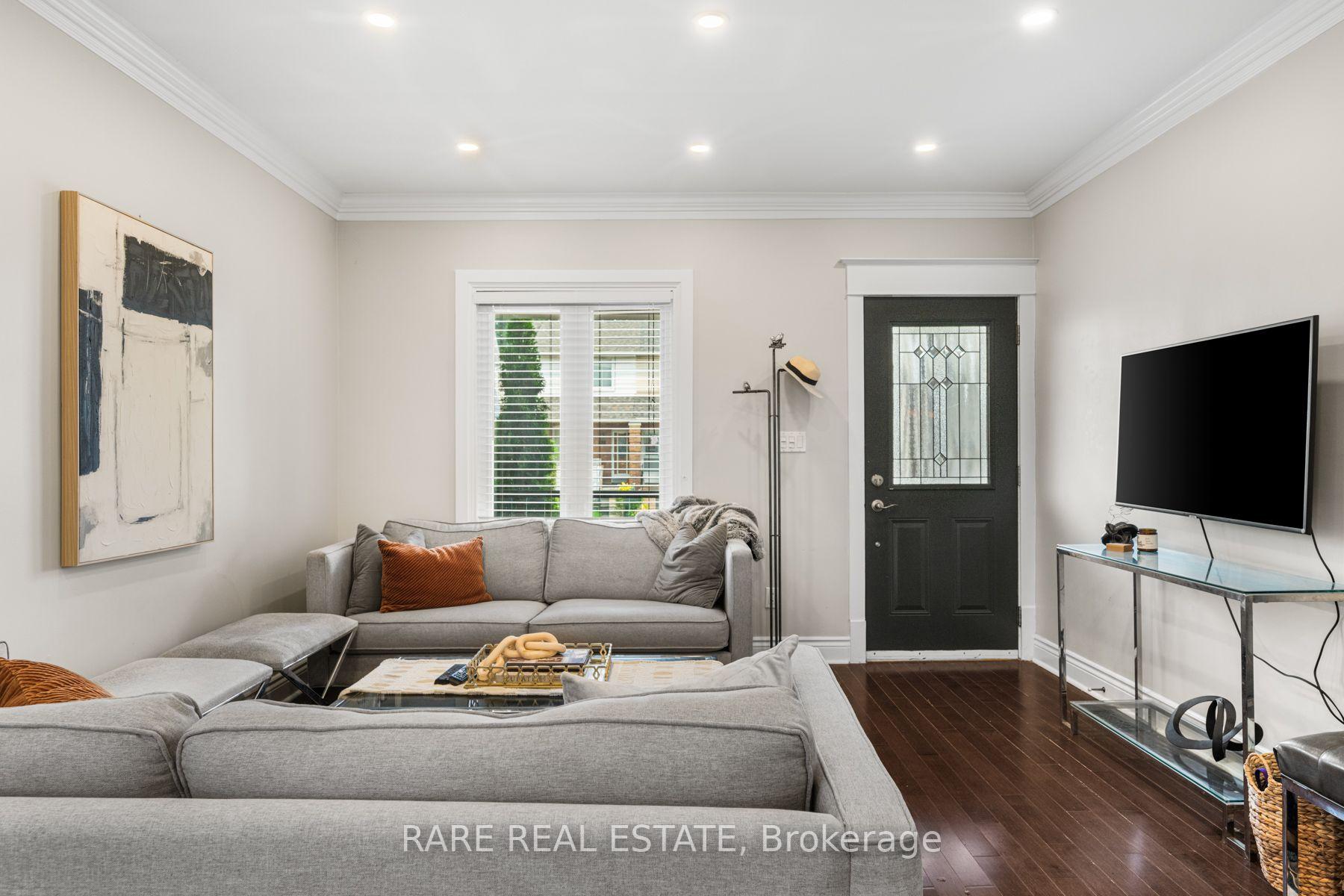 Photo 10 of 615 Miverton Boulevard, Toronto, Danforth — HOMEH