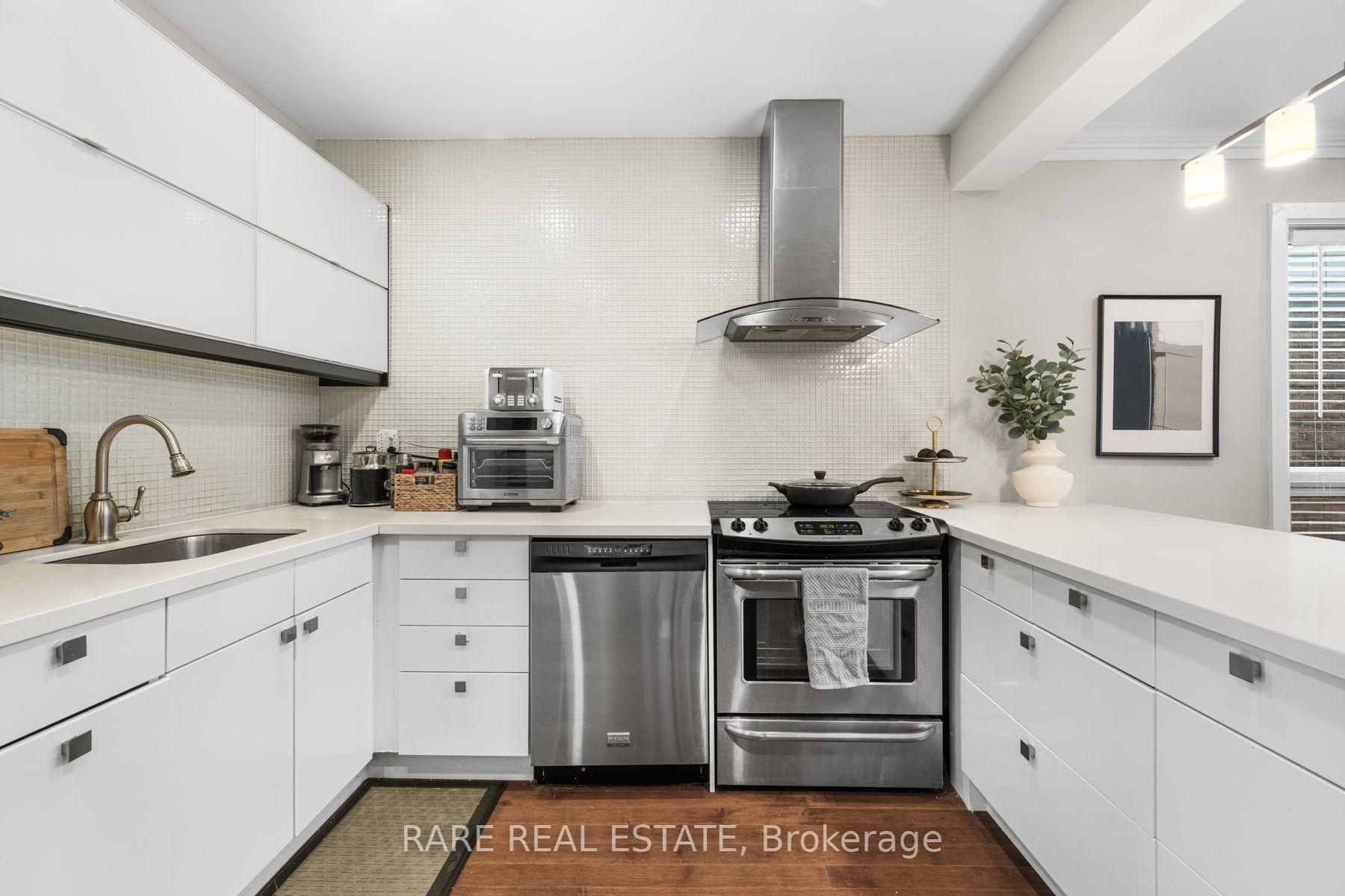 Photo 16 of 615 Miverton Boulevard, Toronto, Danforth — HOMEH