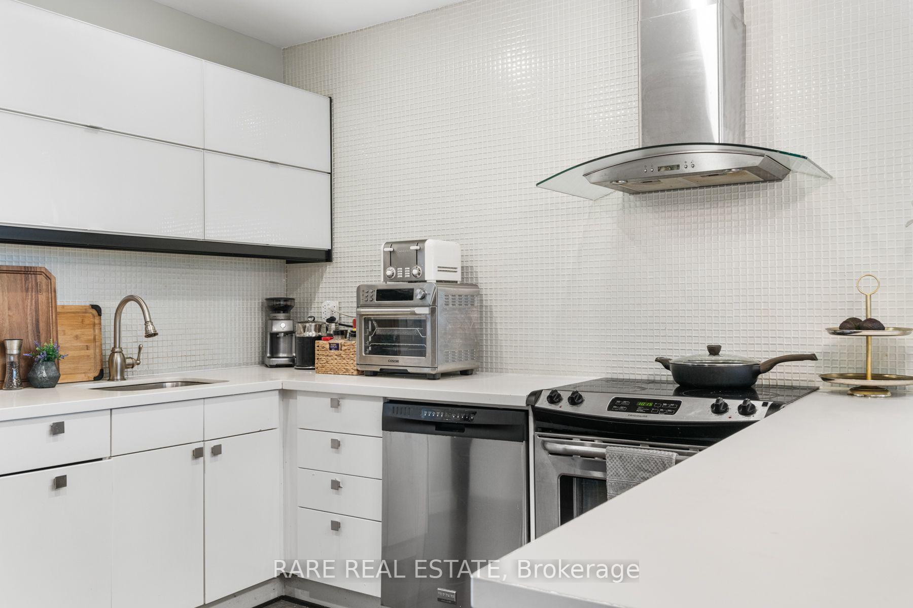 Photo 17 of 615 Miverton Boulevard, Toronto, Danforth — HOMEH