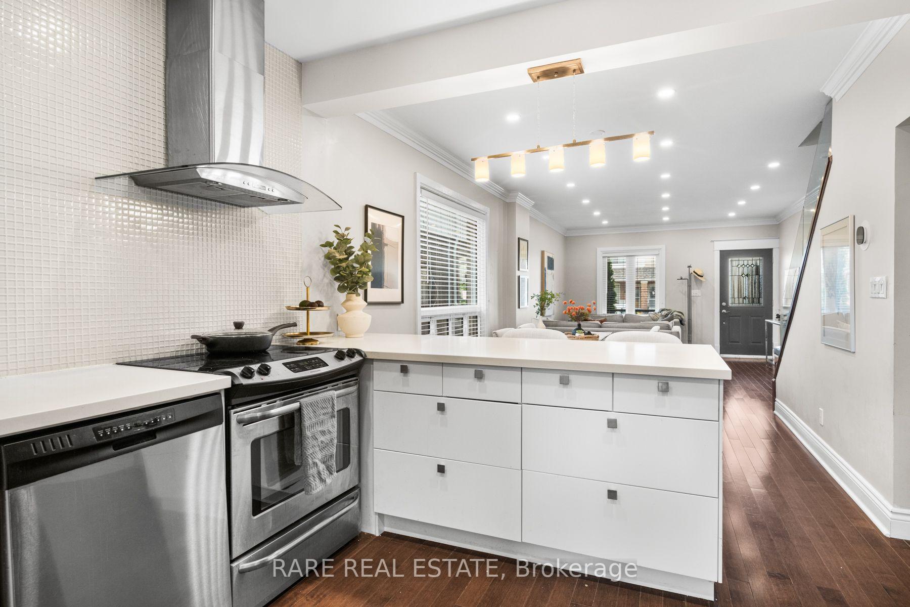 Photo 18 of 615 Miverton Boulevard, Toronto, Danforth — HOMEH