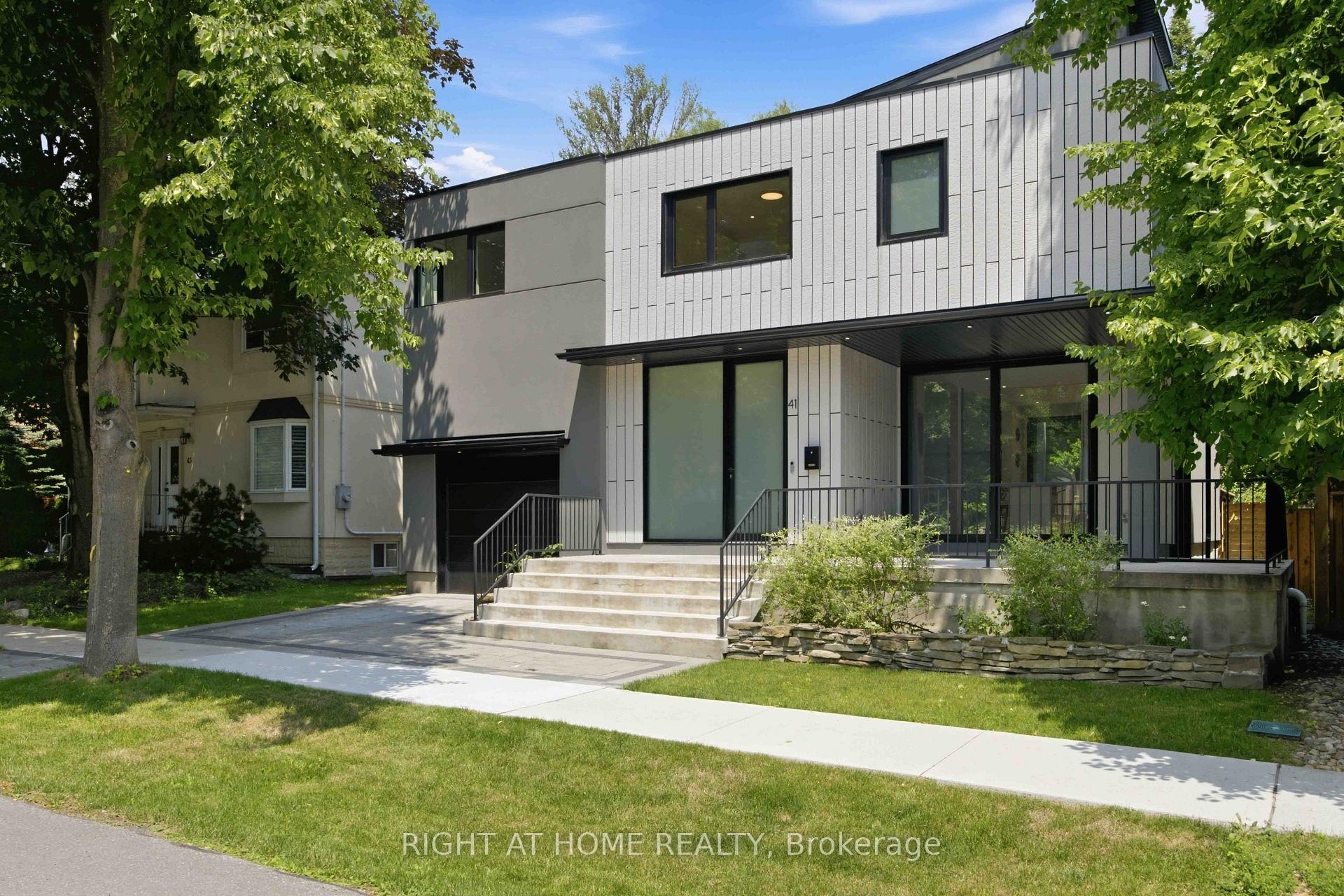 Photo 2 of 41 Bonnyview Drive, Etobicoke, Stonegate-Queensway — HOMEH