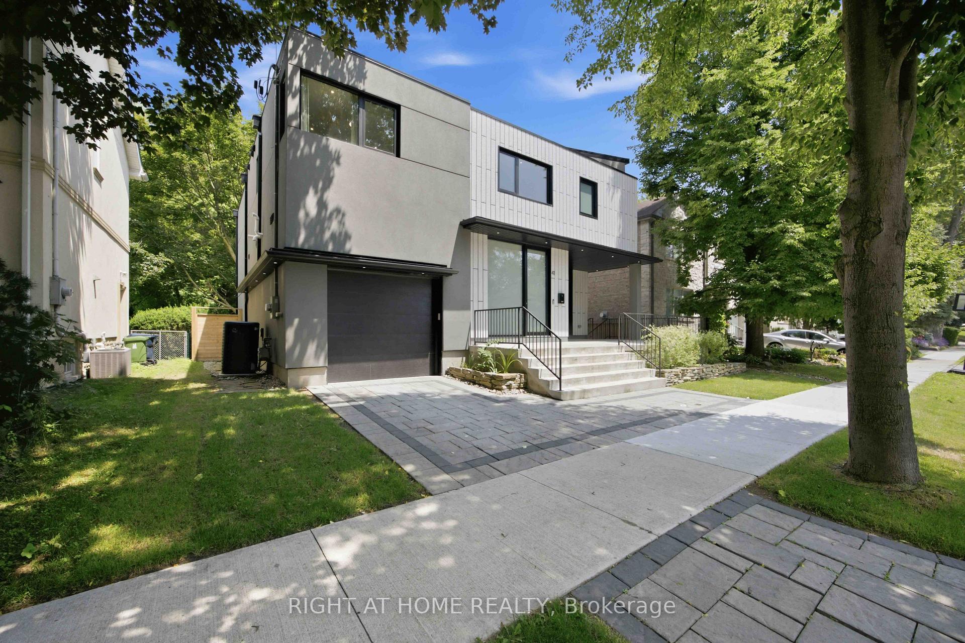 Photo 3 of 41 Bonnyview Drive, Etobicoke, Stonegate-Queensway — HOMEH