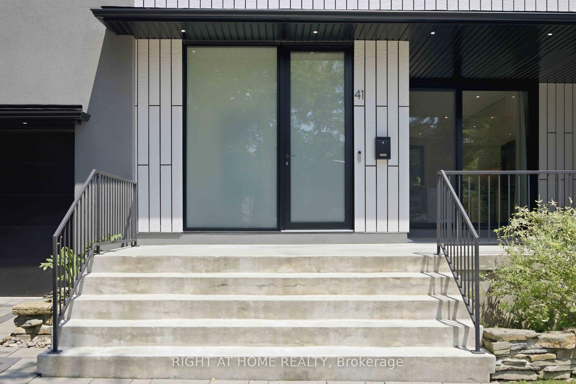 Photo 5 of 41 Bonnyview Drive, Etobicoke, Stonegate-Queensway — HOMEH
