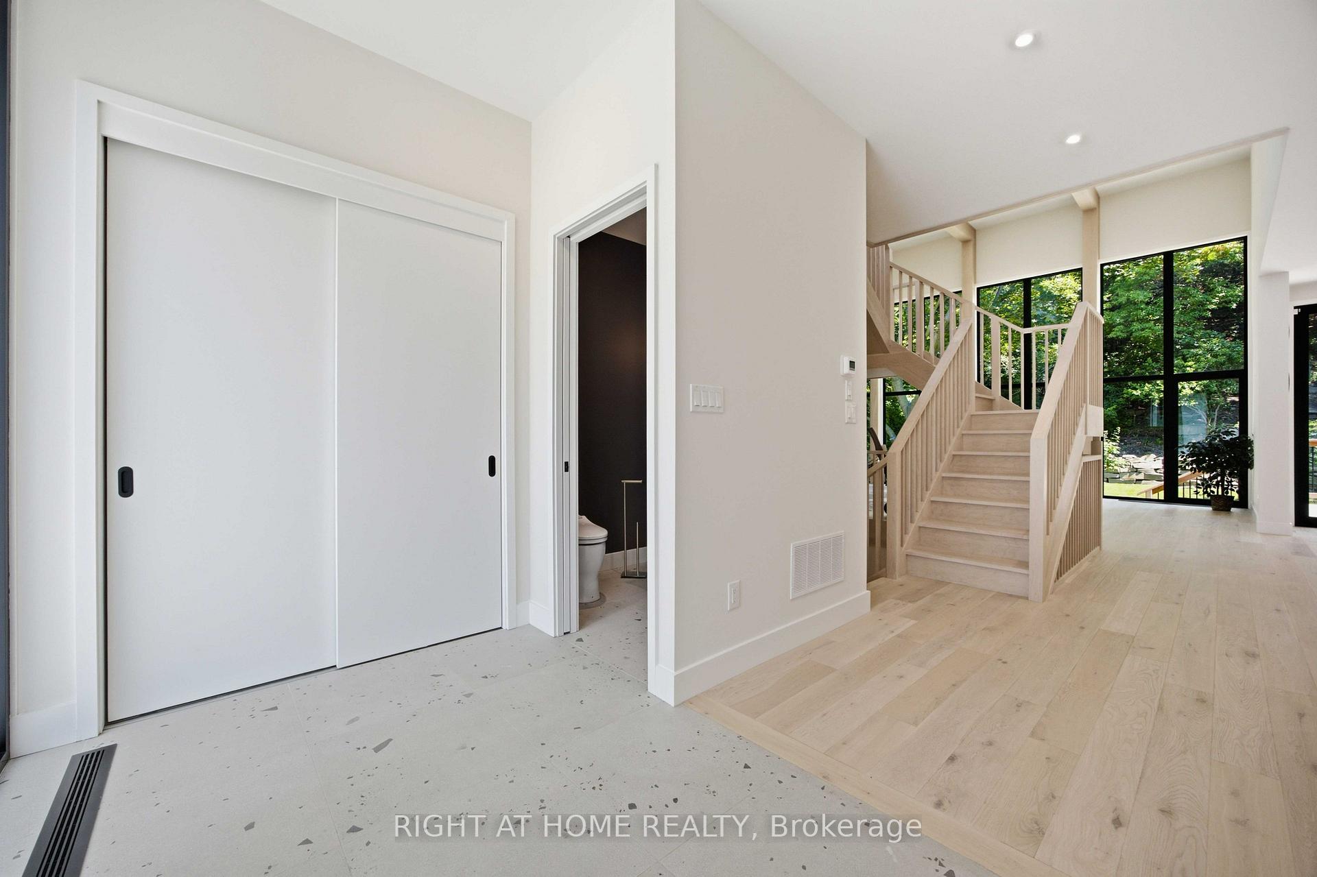 Photo 7 of 41 Bonnyview Drive, Etobicoke, Stonegate-Queensway — HOMEH