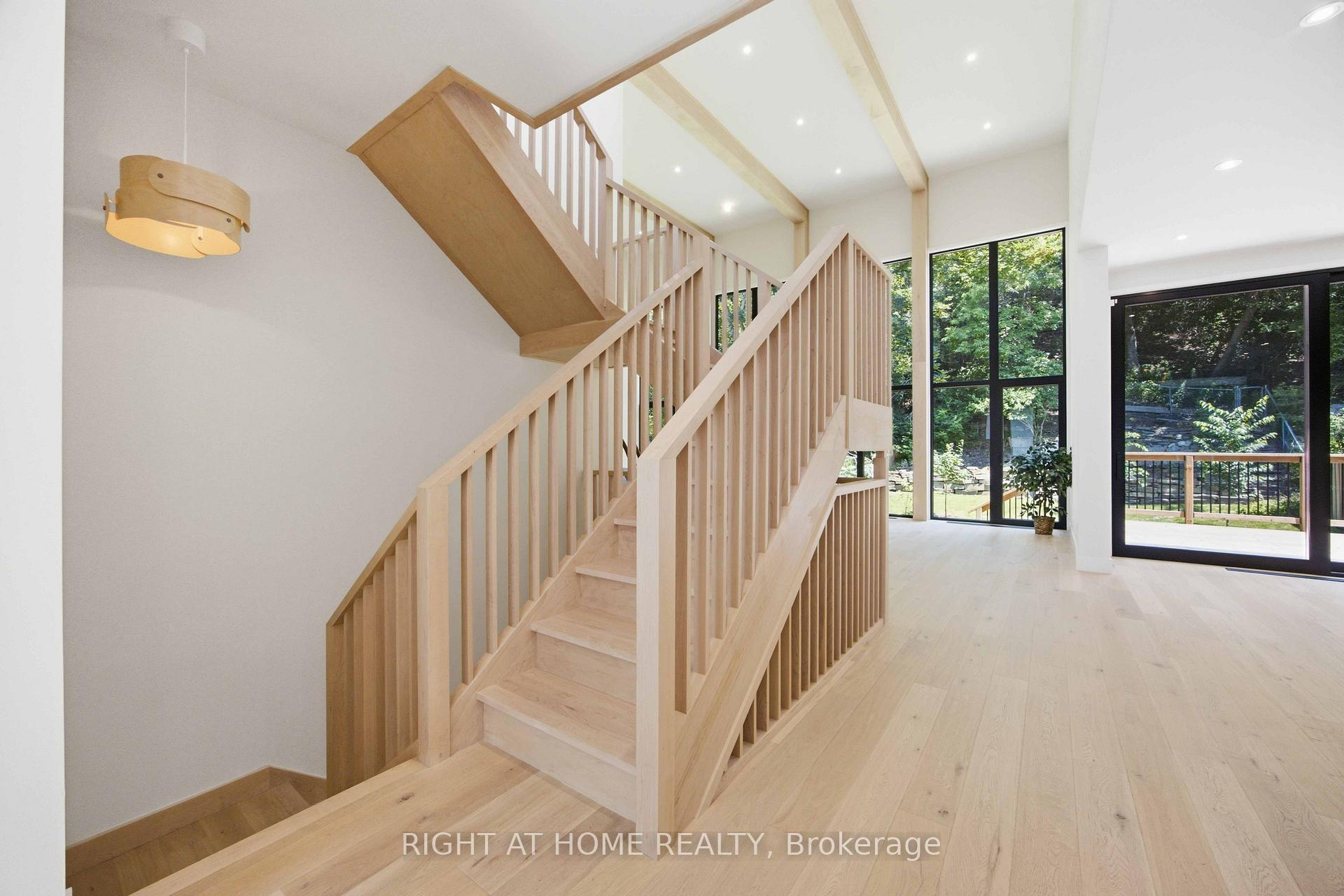 Photo 9 of 41 Bonnyview Drive, Etobicoke, Stonegate-Queensway — HOMEH