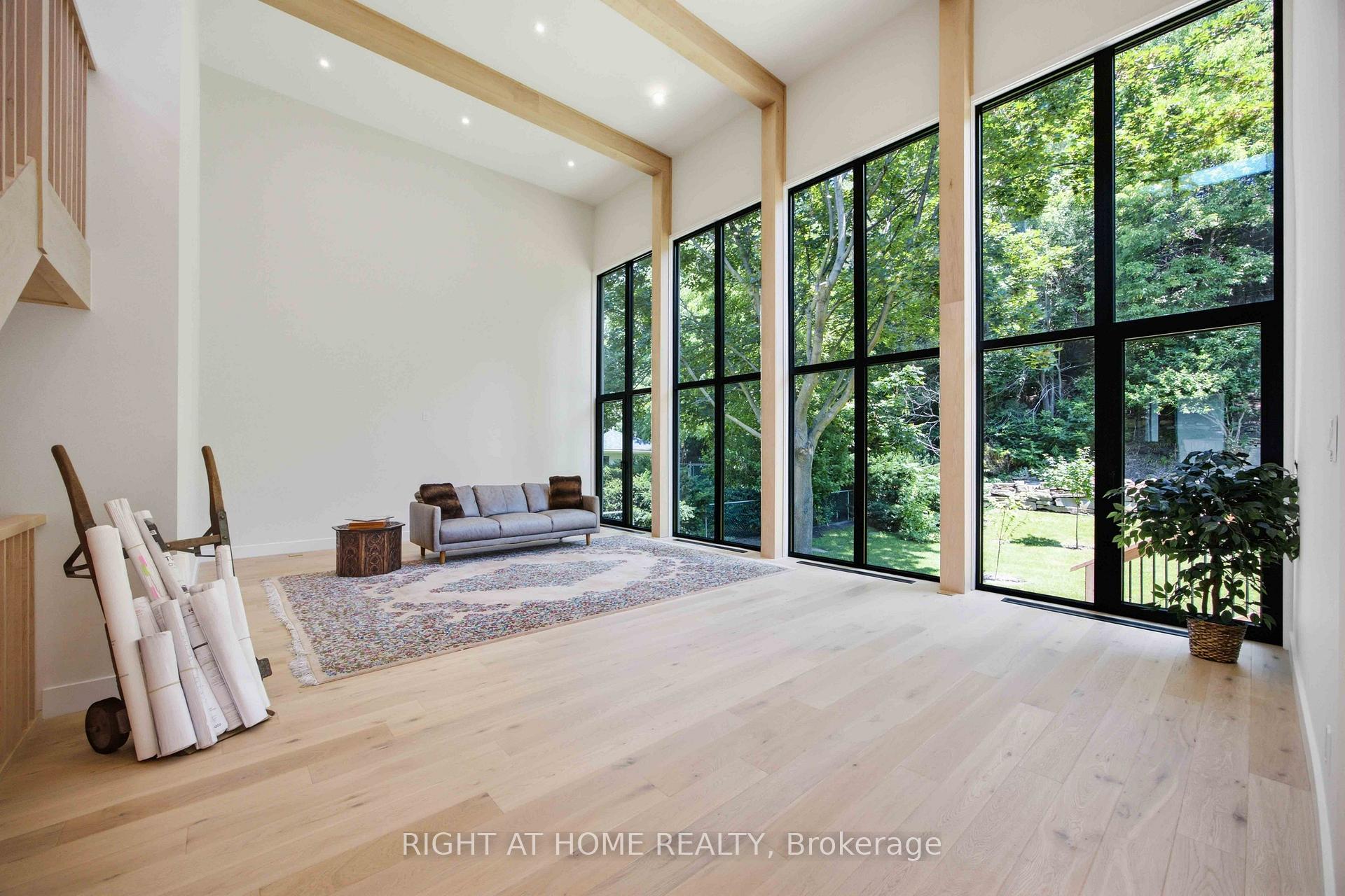 Photo 20 of 41 Bonnyview Drive, Etobicoke, Stonegate-Queensway — HOMEH