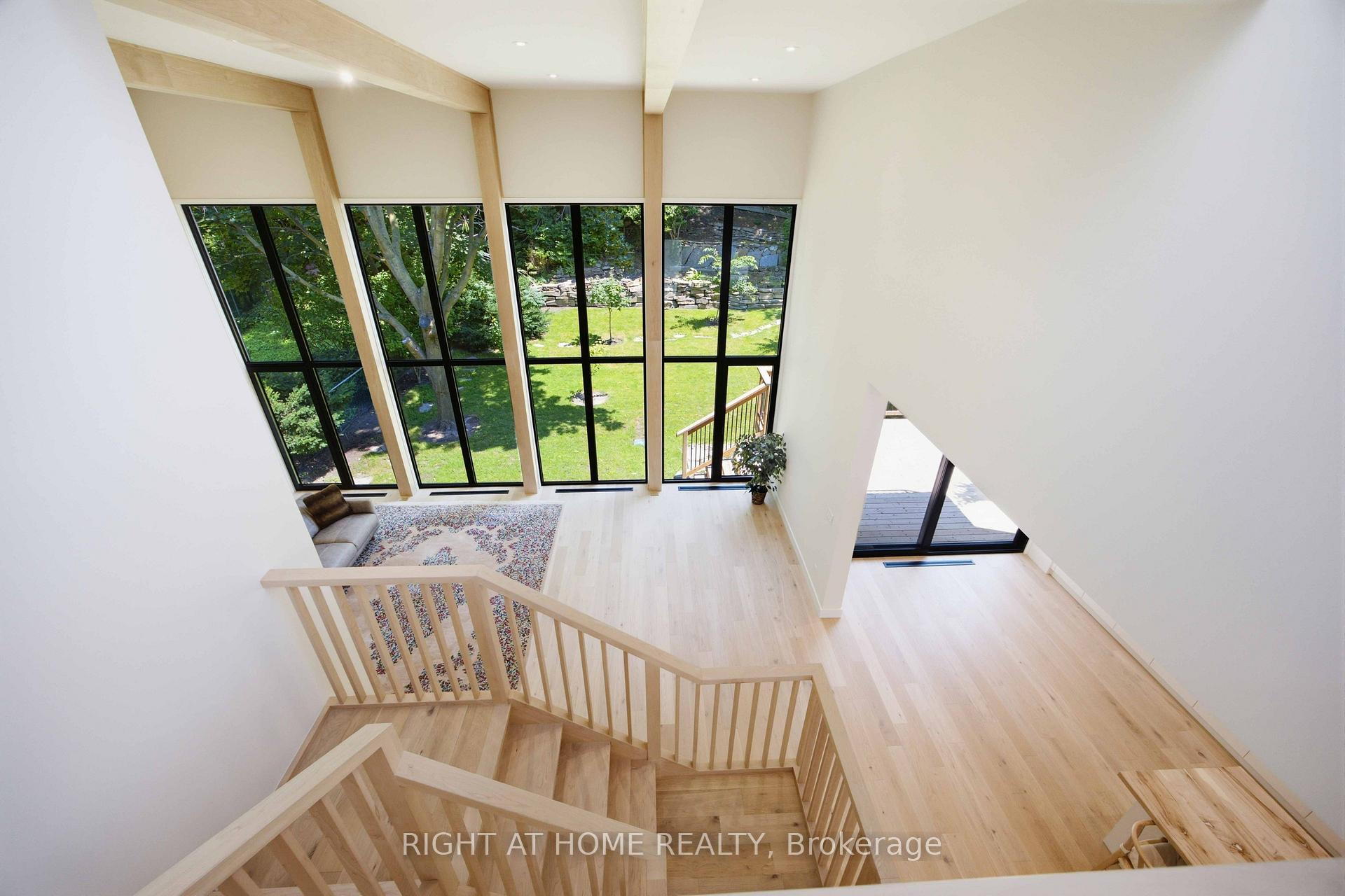 Photo 24 of 41 Bonnyview Drive, Etobicoke, Stonegate-Queensway — HOMEH