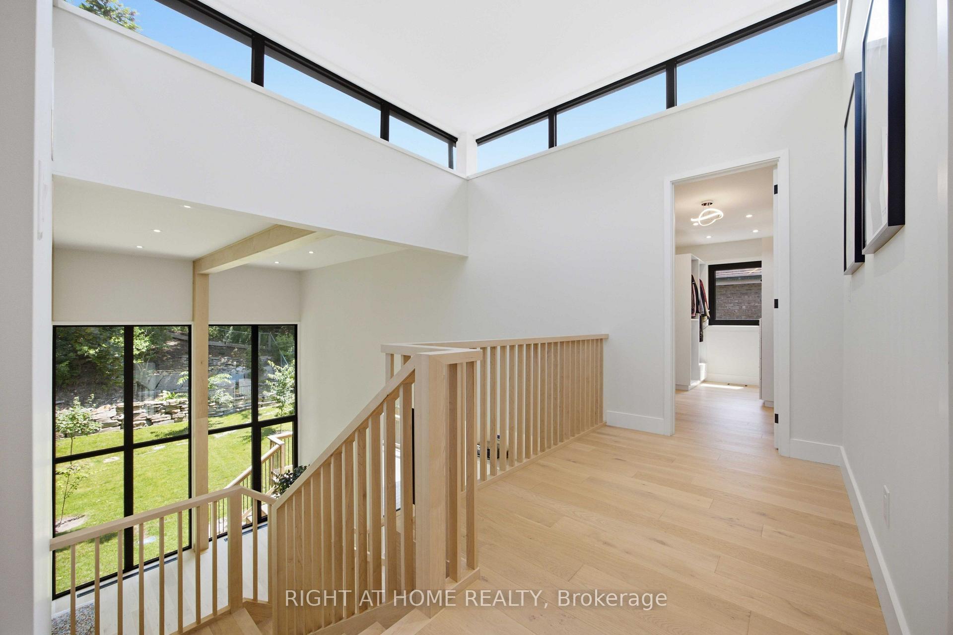 Photo 25 of 41 Bonnyview Drive, Etobicoke, Stonegate-Queensway — HOMEH