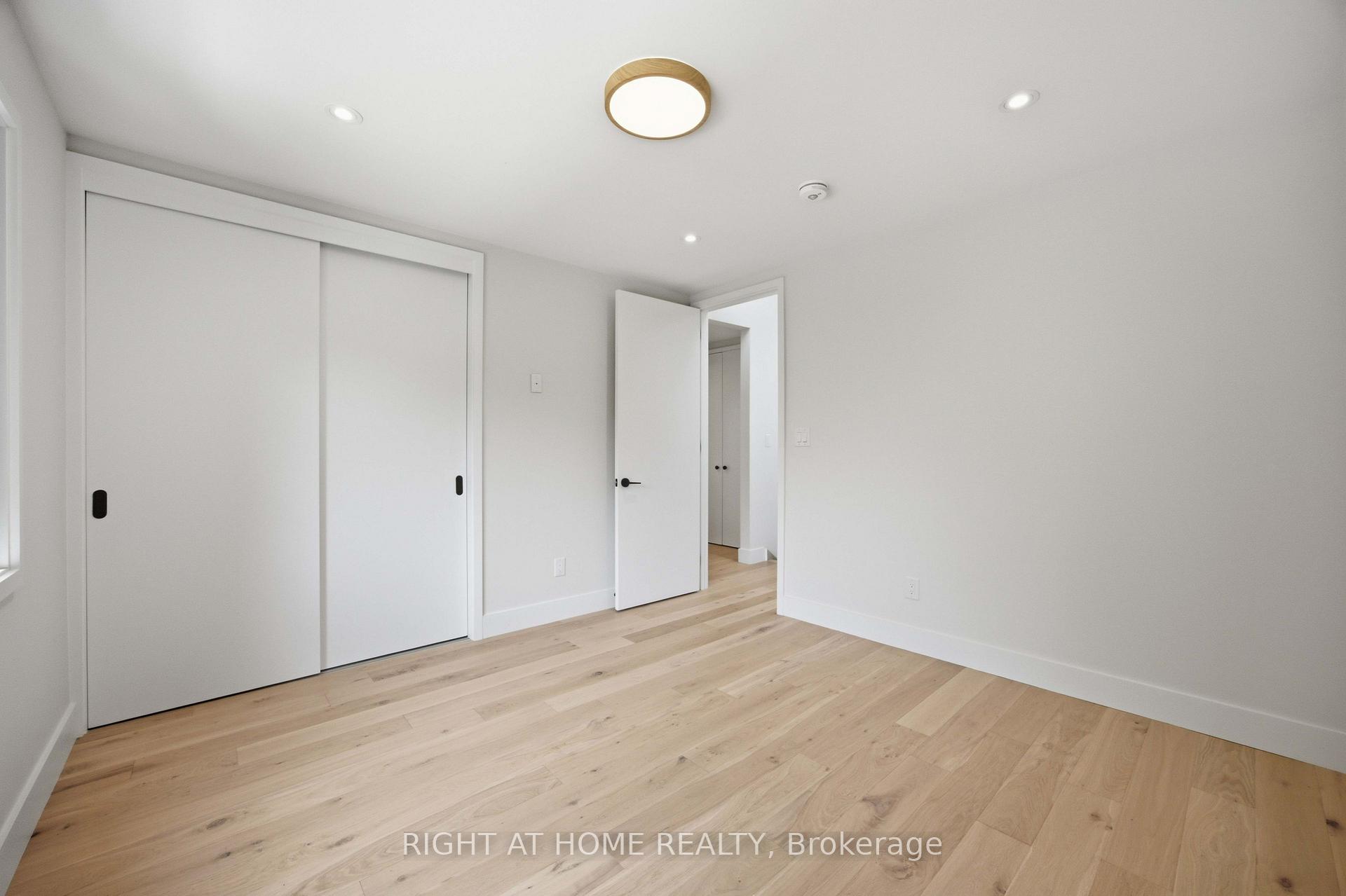 Photo 34 of 41 Bonnyview Drive, Etobicoke, Stonegate-Queensway — HOMEH
