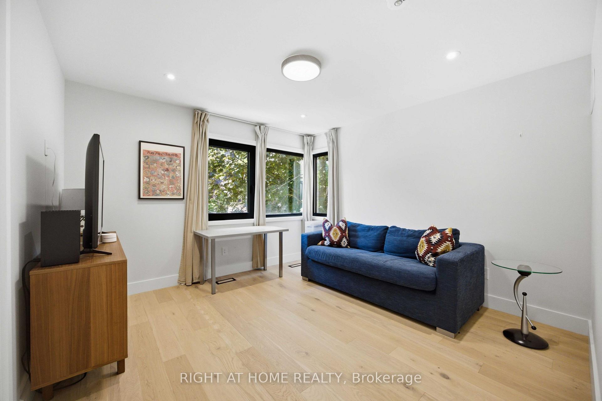 Photo 35 of 41 Bonnyview Drive, Etobicoke, Stonegate-Queensway — HOMEH