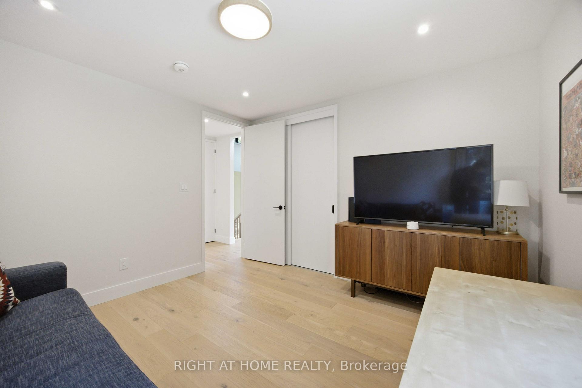 Photo 36 of 41 Bonnyview Drive, Etobicoke, Stonegate-Queensway — HOMEH