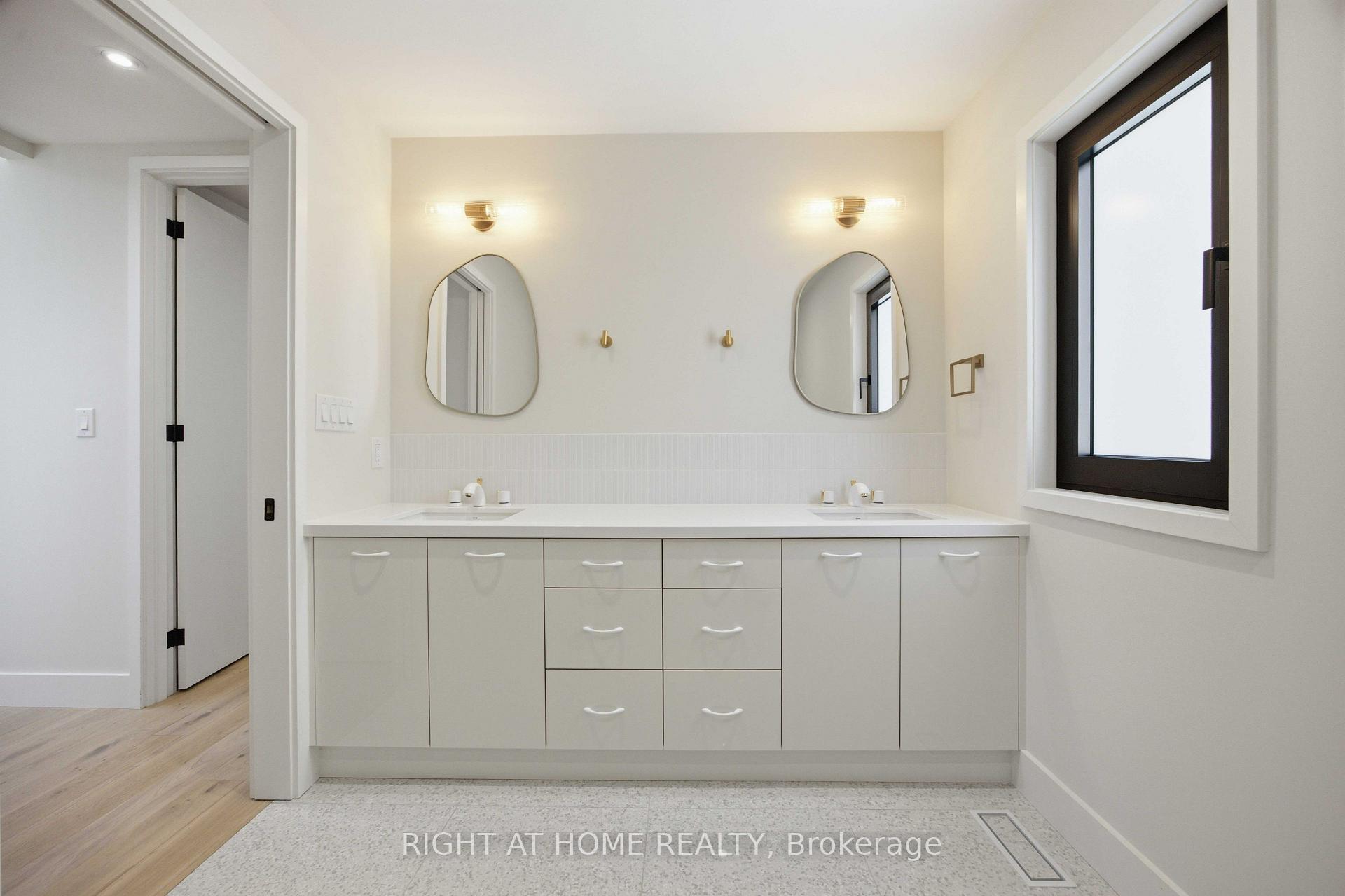 Photo 37 of 41 Bonnyview Drive, Etobicoke, Stonegate-Queensway — HOMEH