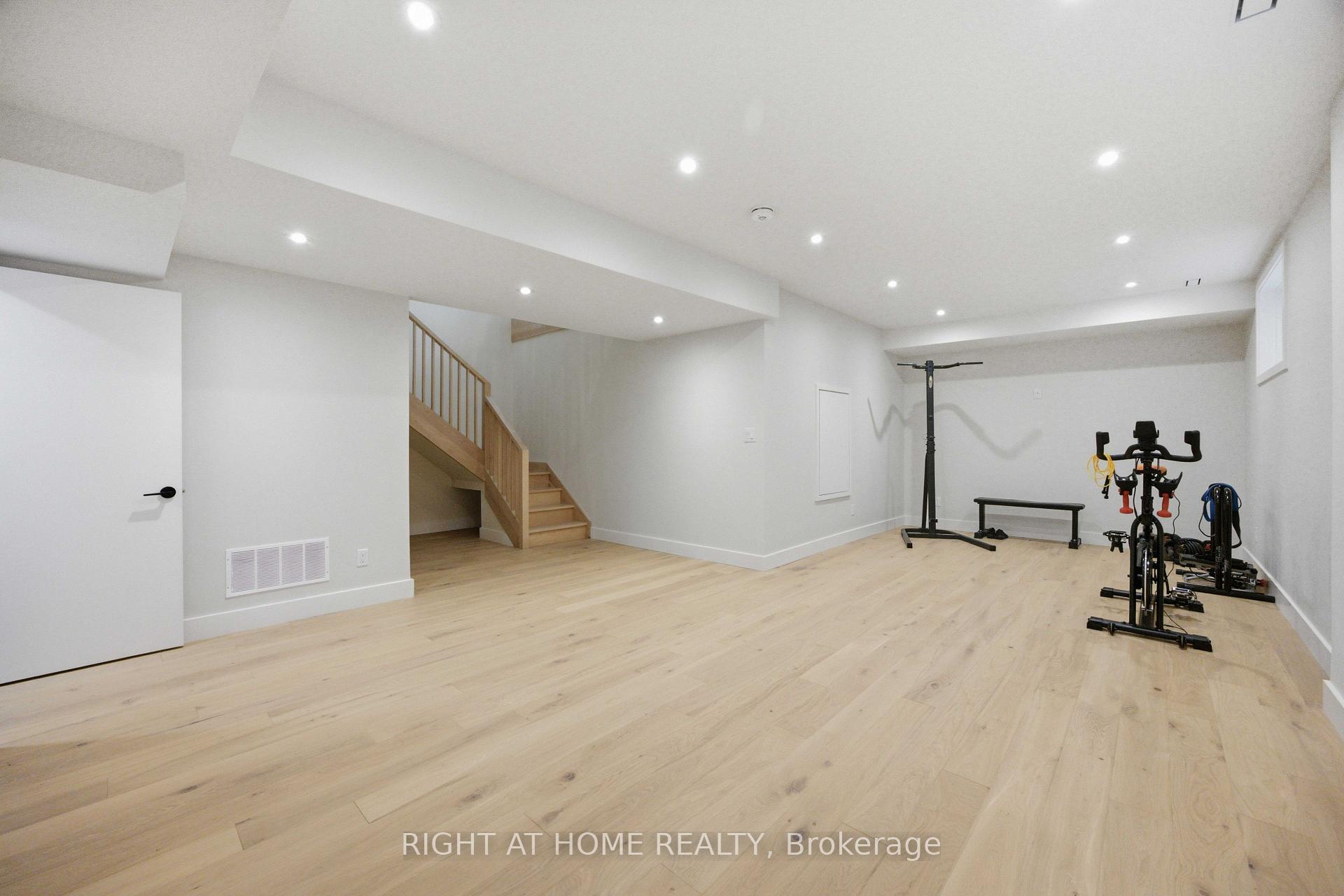 Photo 40 of 41 Bonnyview Drive, Etobicoke, Stonegate-Queensway — HOMEH