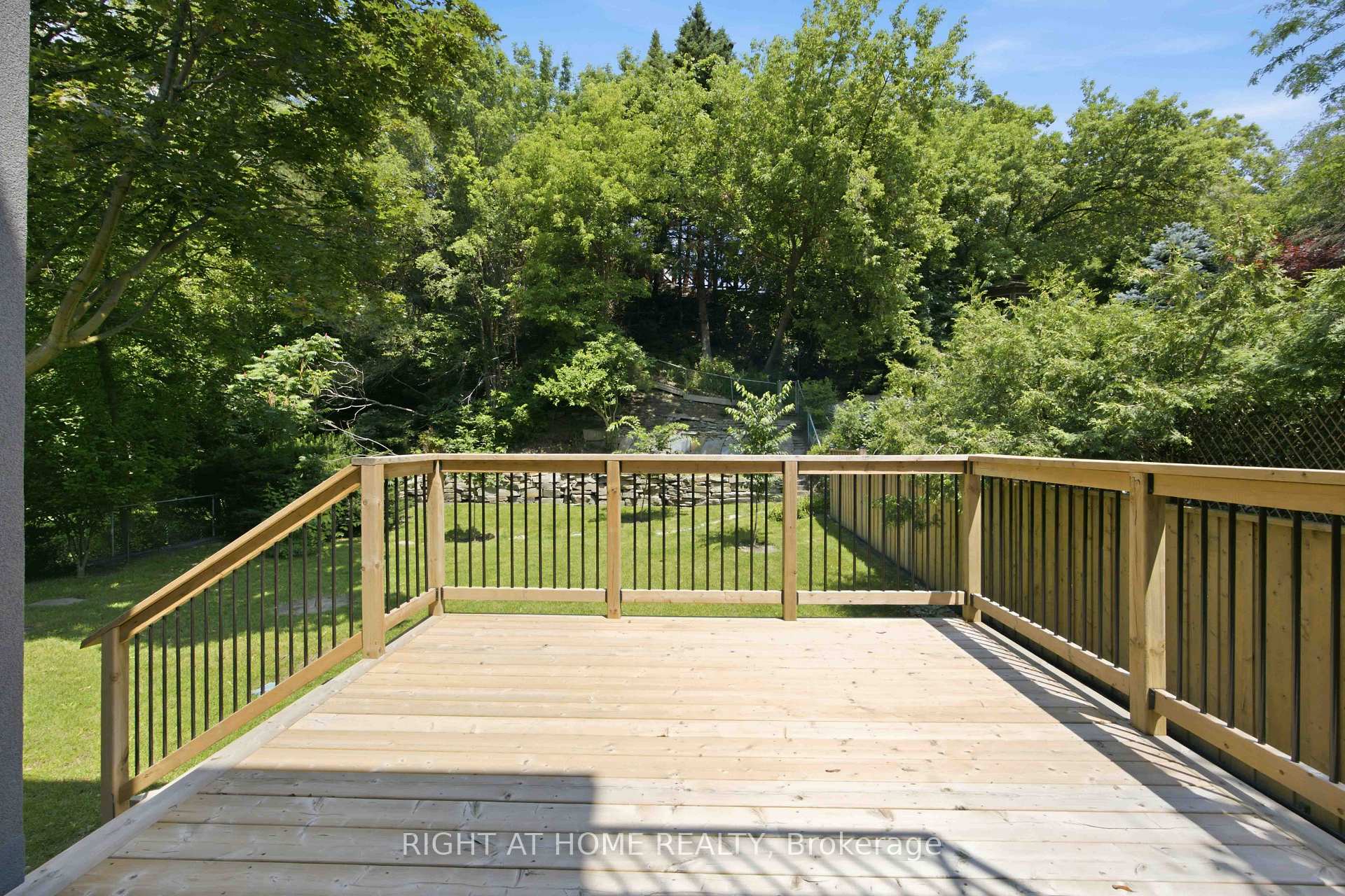 Photo 43 of 41 Bonnyview Drive, Etobicoke, Stonegate-Queensway — HOMEH