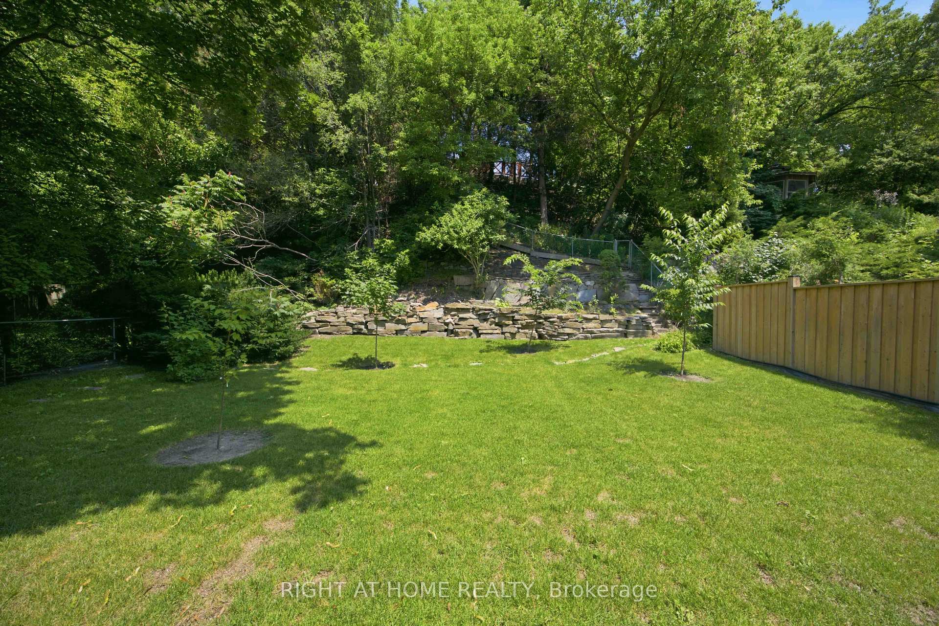 Photo 46 of 41 Bonnyview Drive, Etobicoke, Stonegate-Queensway — HOMEH