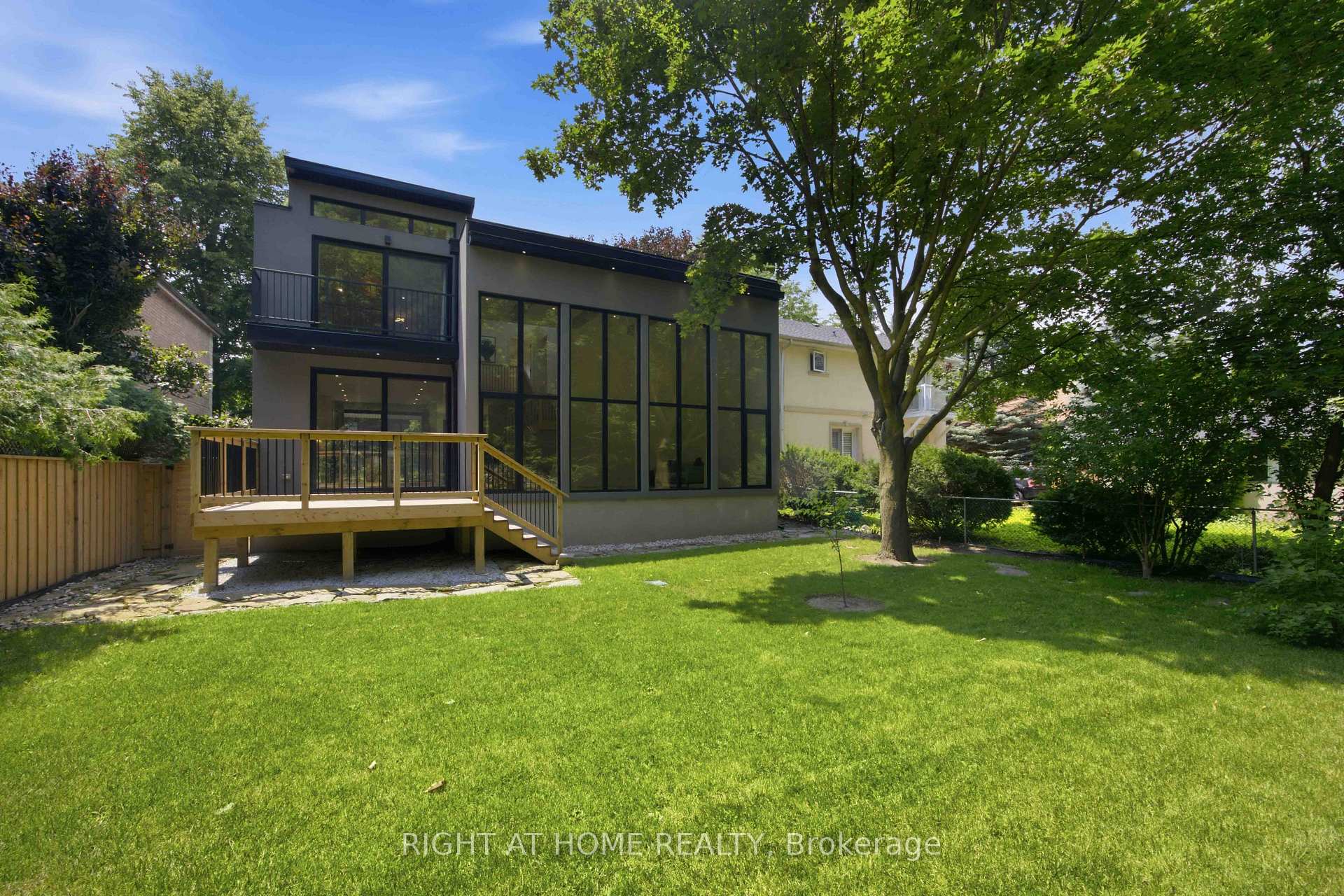 Photo 48 of 41 Bonnyview Drive, Etobicoke, Stonegate-Queensway — HOMEH